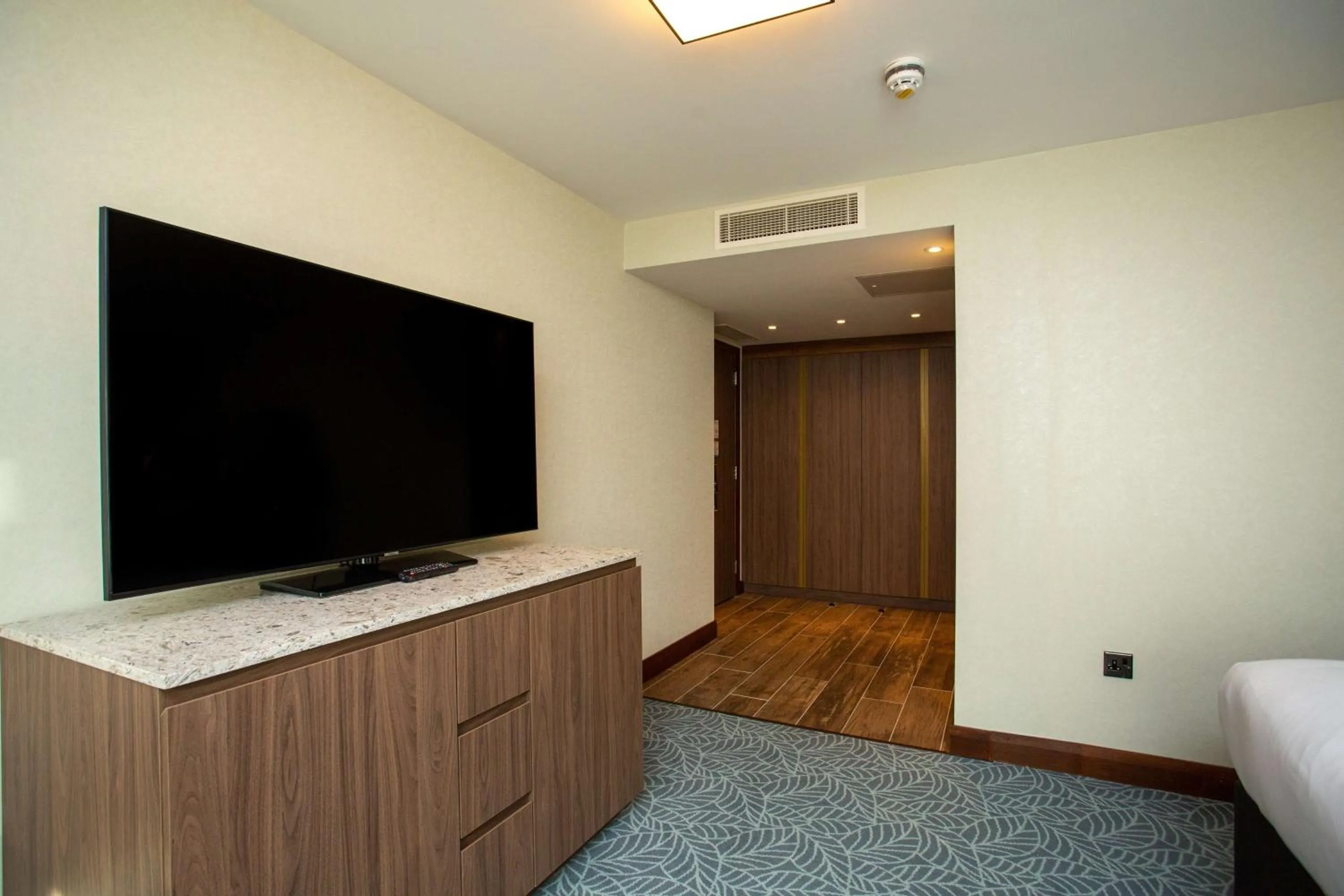 Bedroom in DoubleTree by Hilton Hotel Nottingham - Gateway