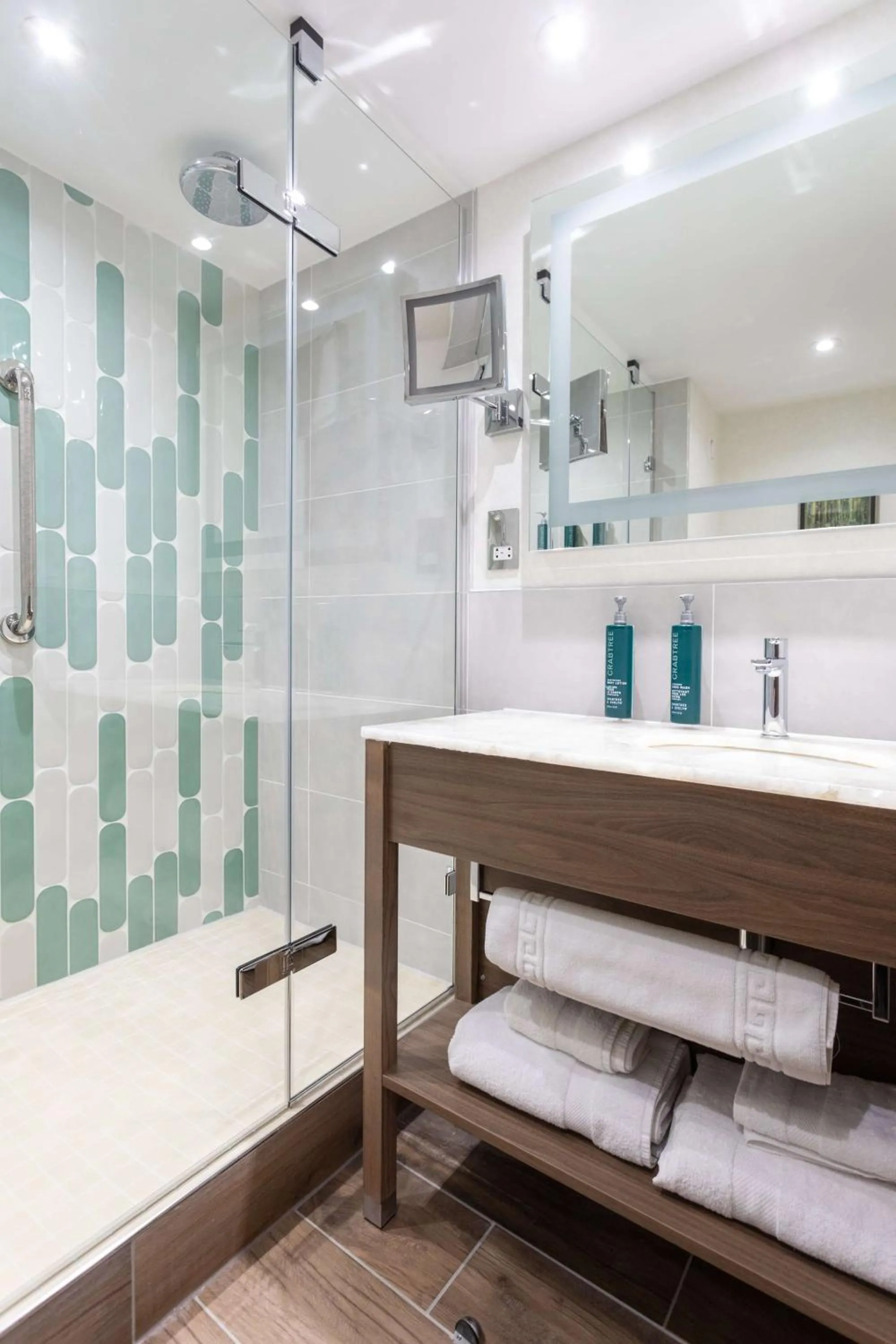 Bathroom in DoubleTree by Hilton Hotel Nottingham - Gateway