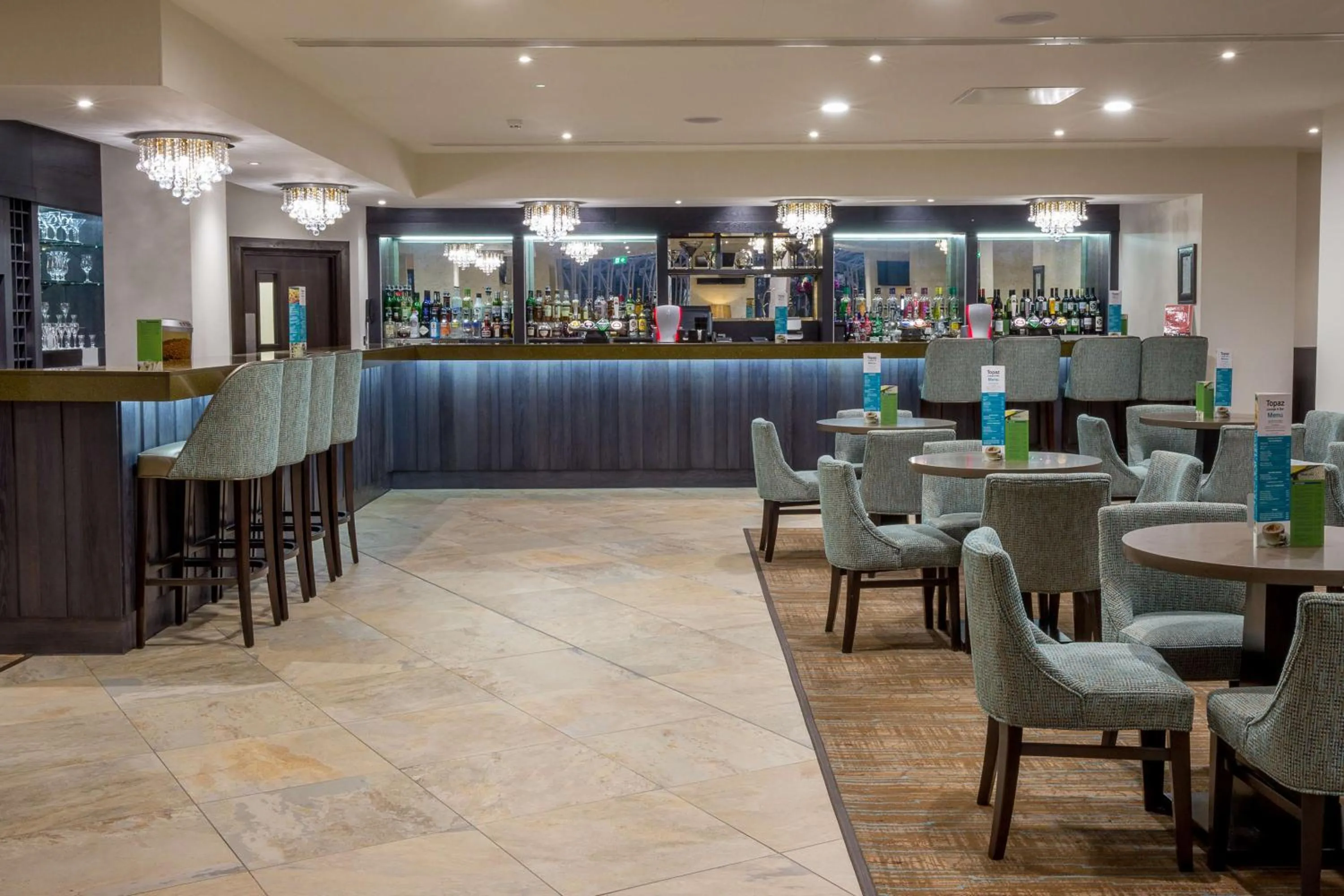 Lounge or bar in DoubleTree by Hilton Hotel Nottingham - Gateway