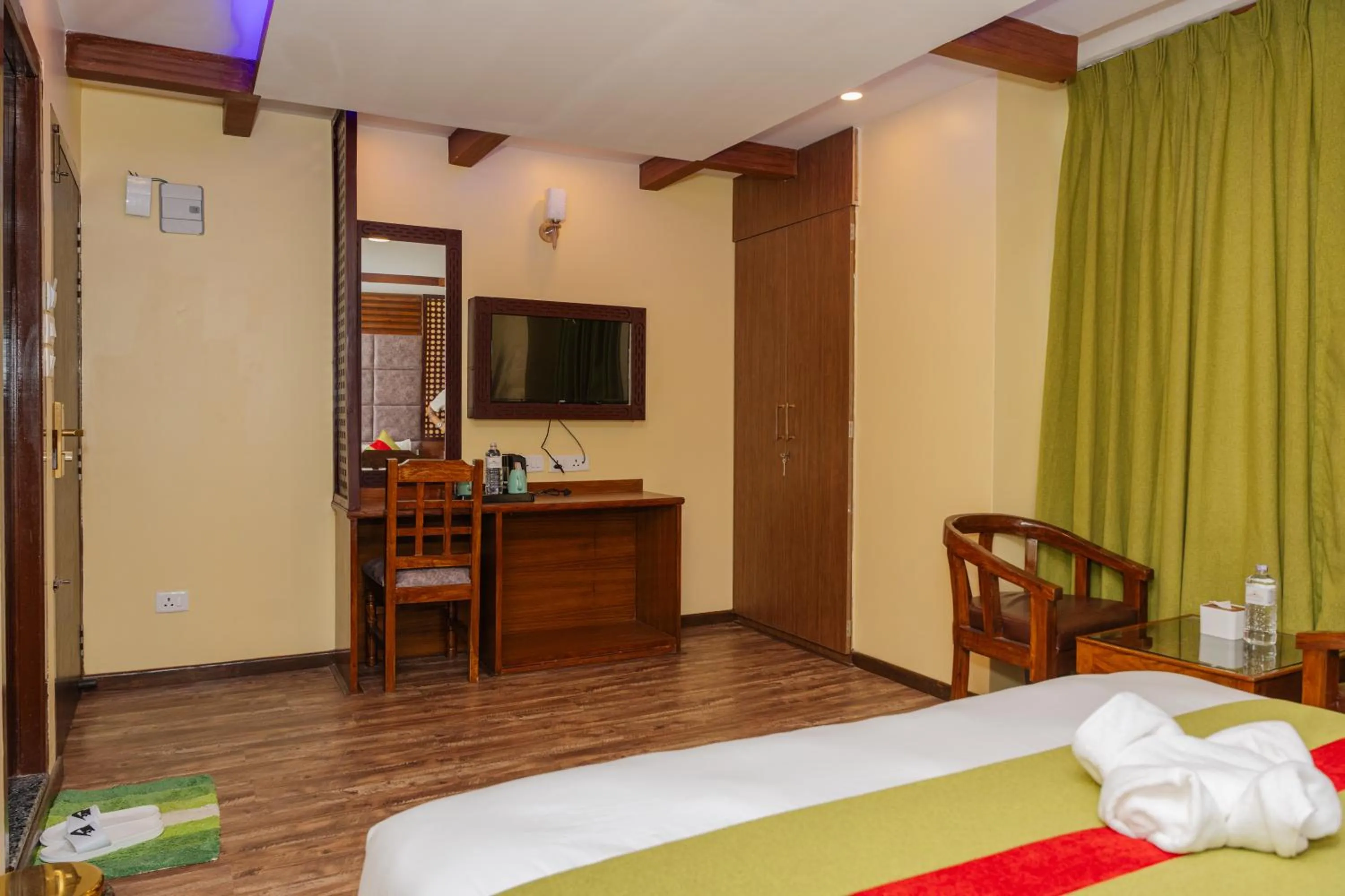 Bedroom, Bed in Hotel Royal Airport