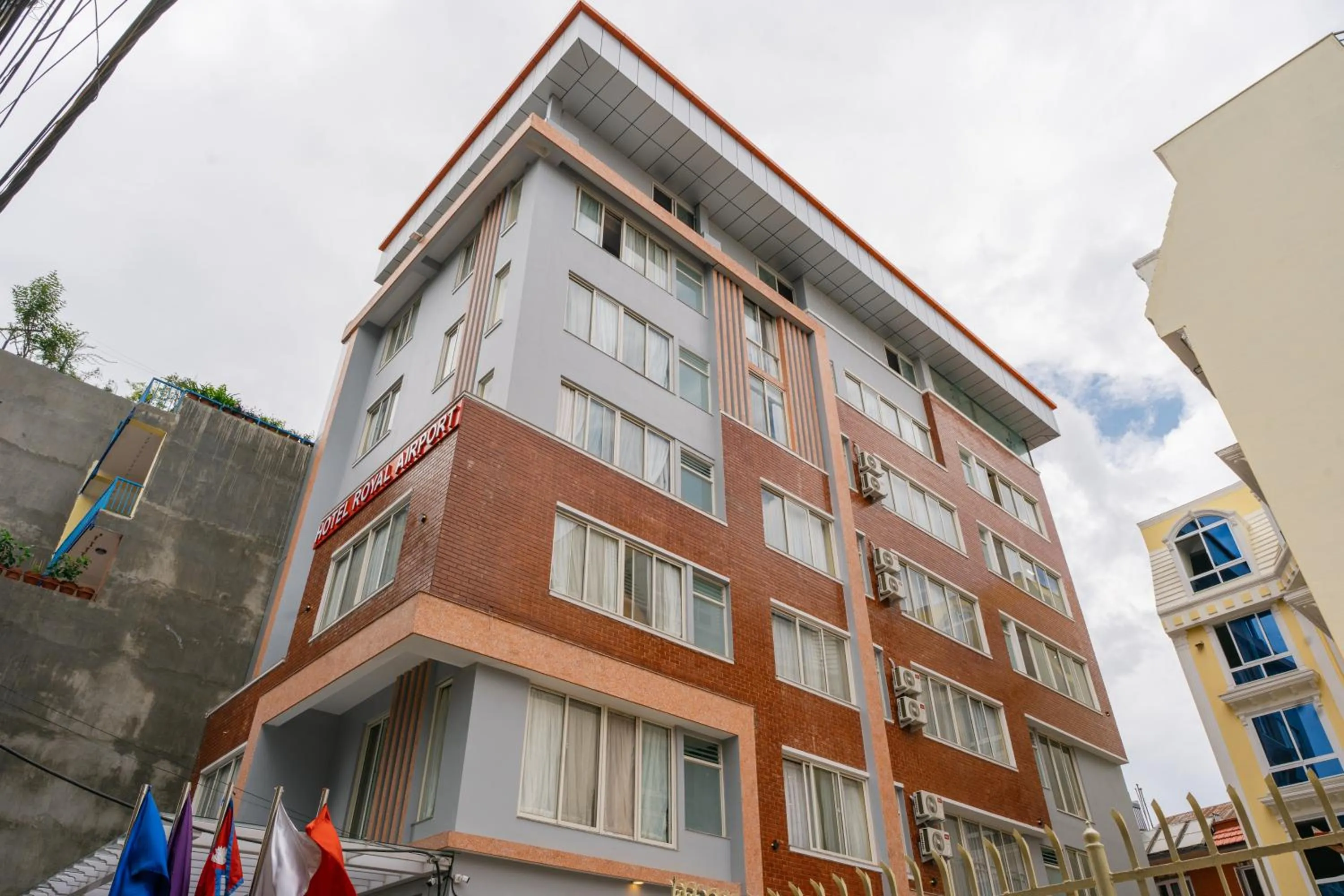 Property building in Hotel Royal Airport