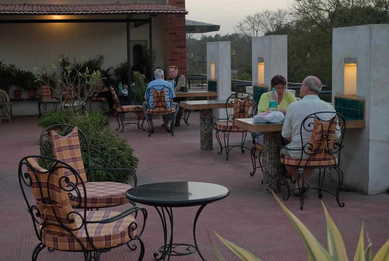 Restaurant/places to eat in Atithi Guest House