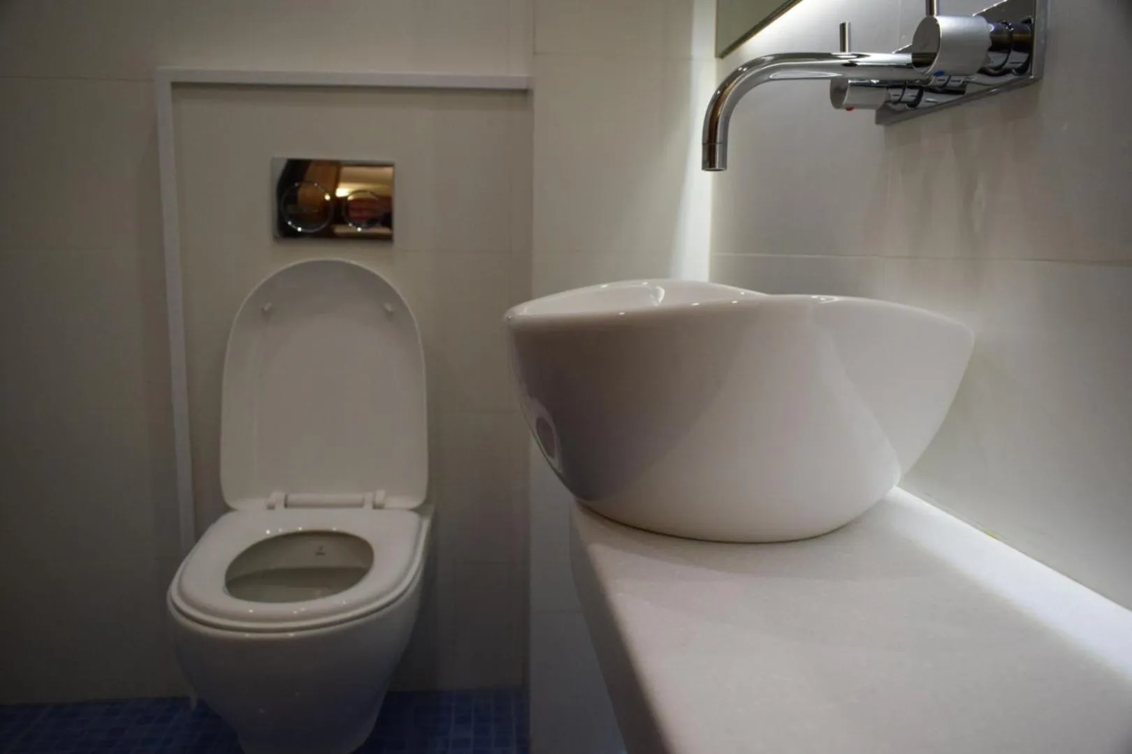 Toilet in Atithi Guest House