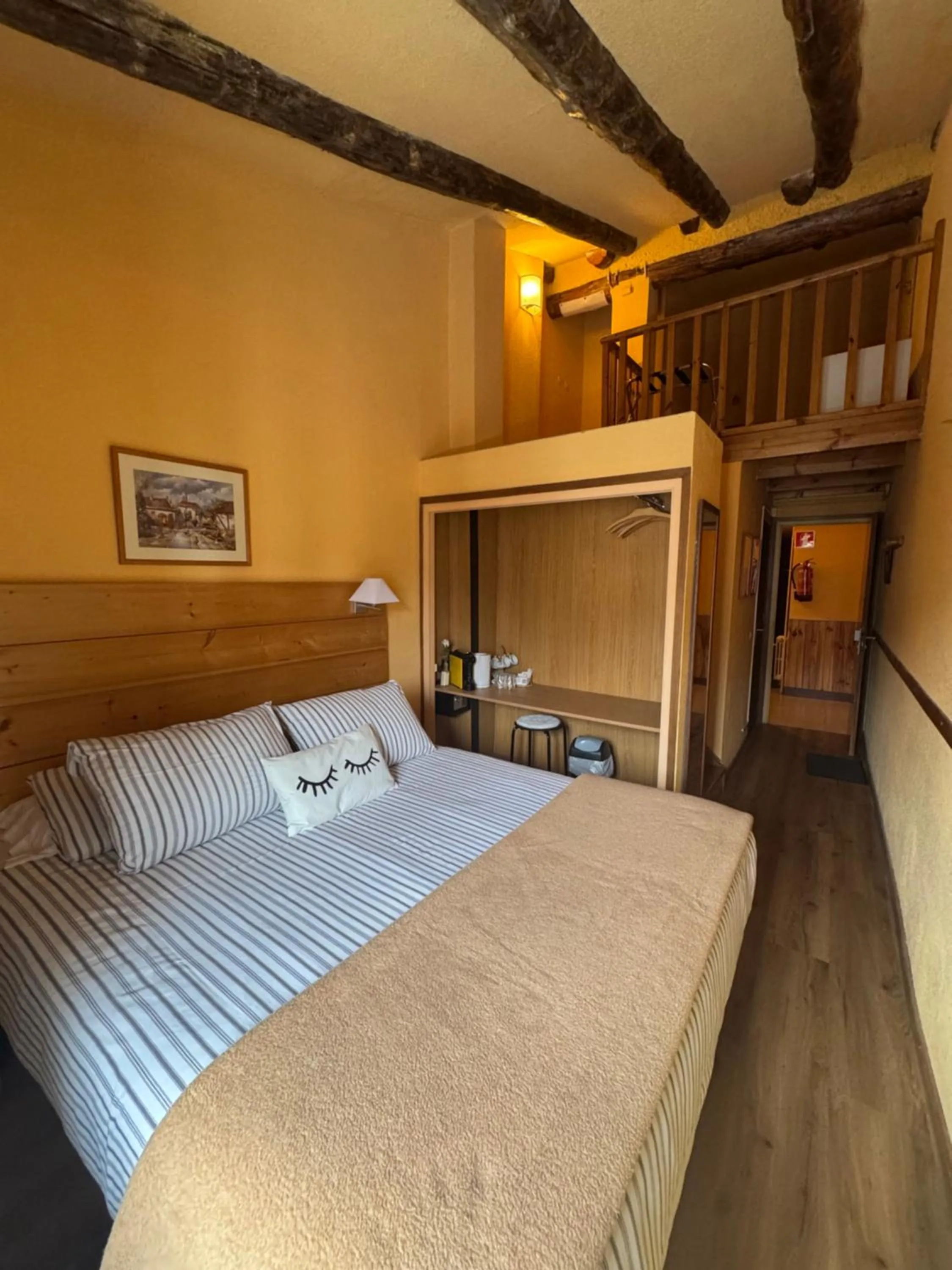 Photo of the whole room, Bed in Hotel Copacabana