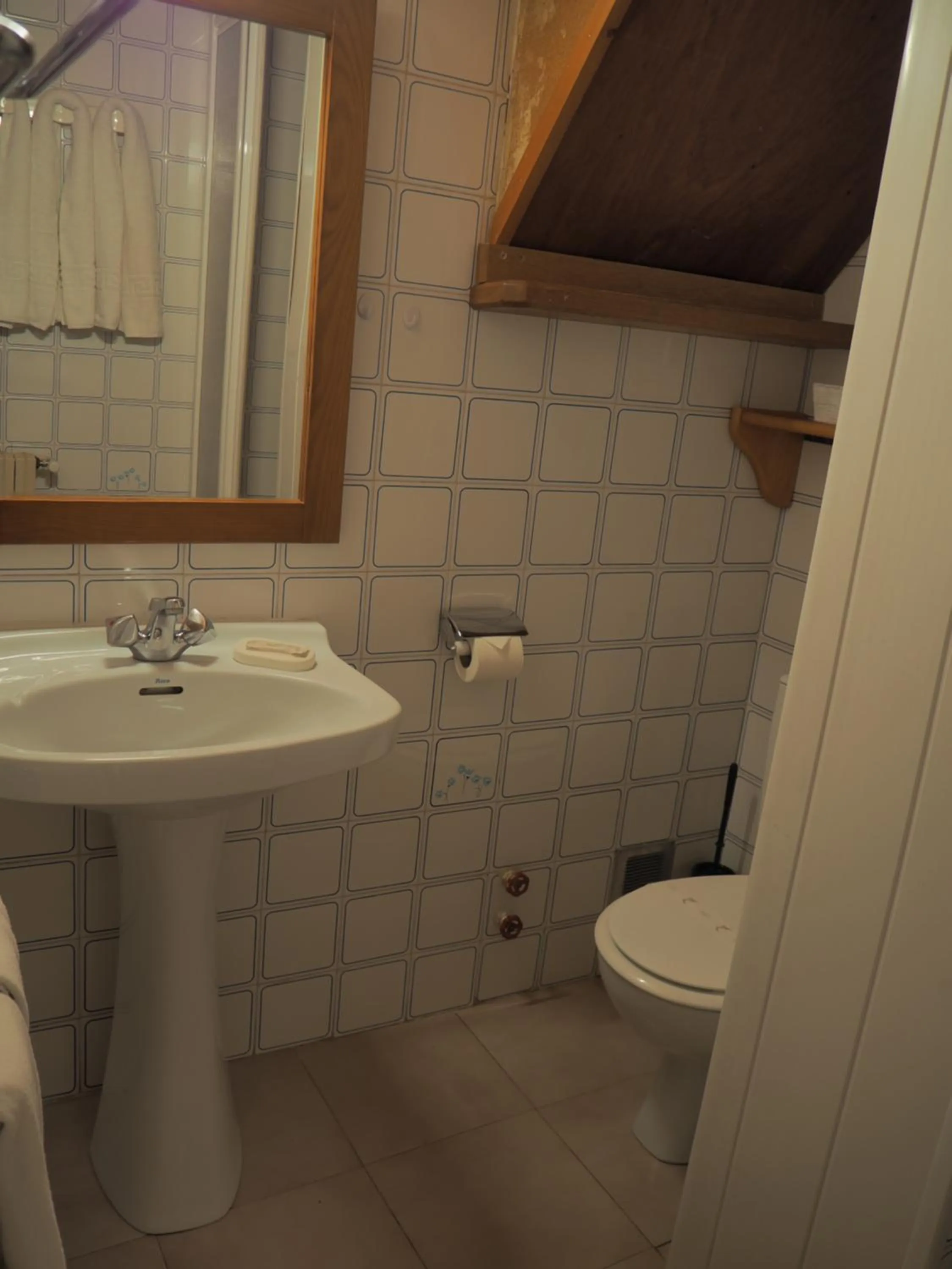 Shower in Hotel Copacabana