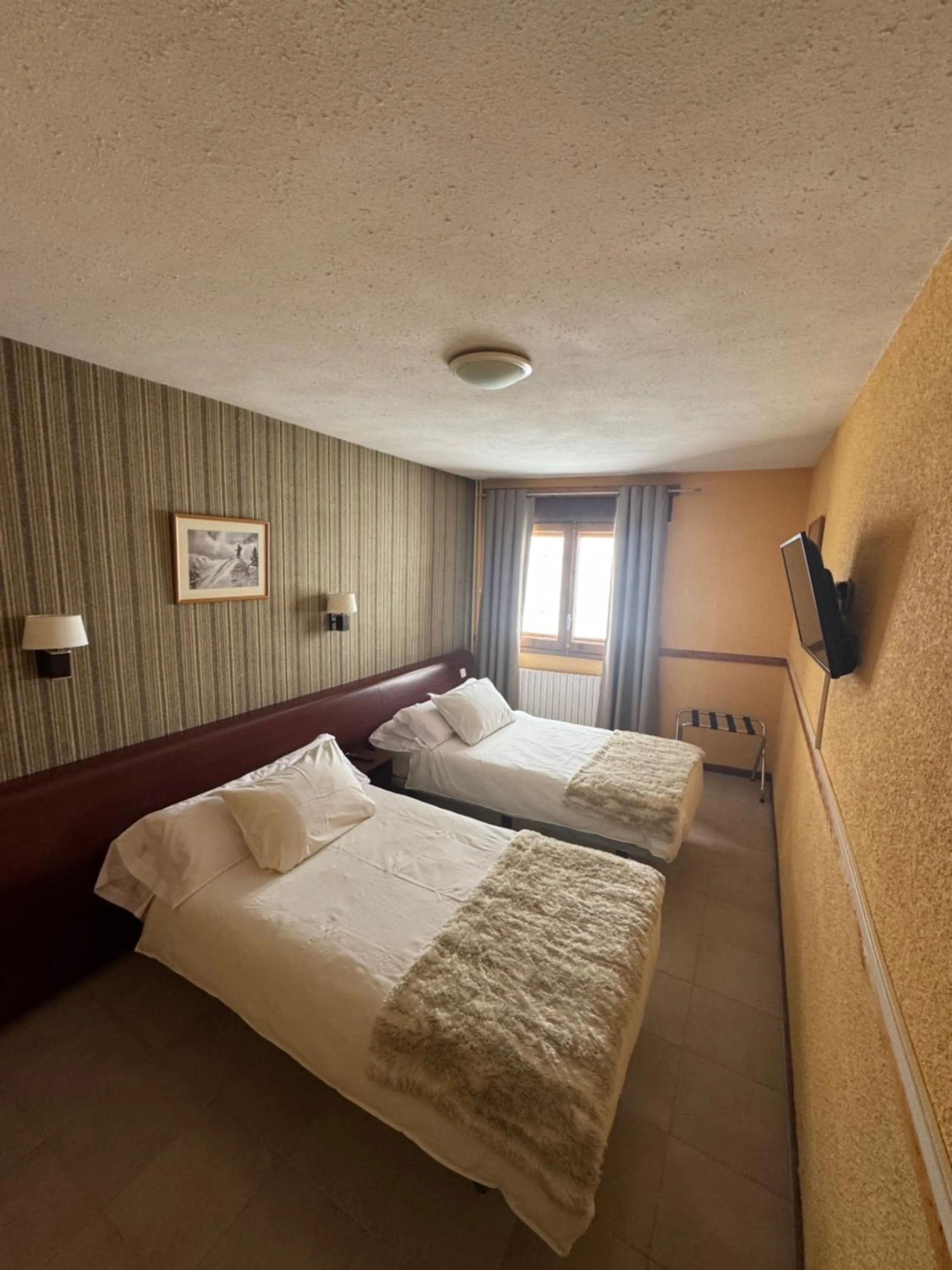 Photo of the whole room, Bed in Hotel Copacabana