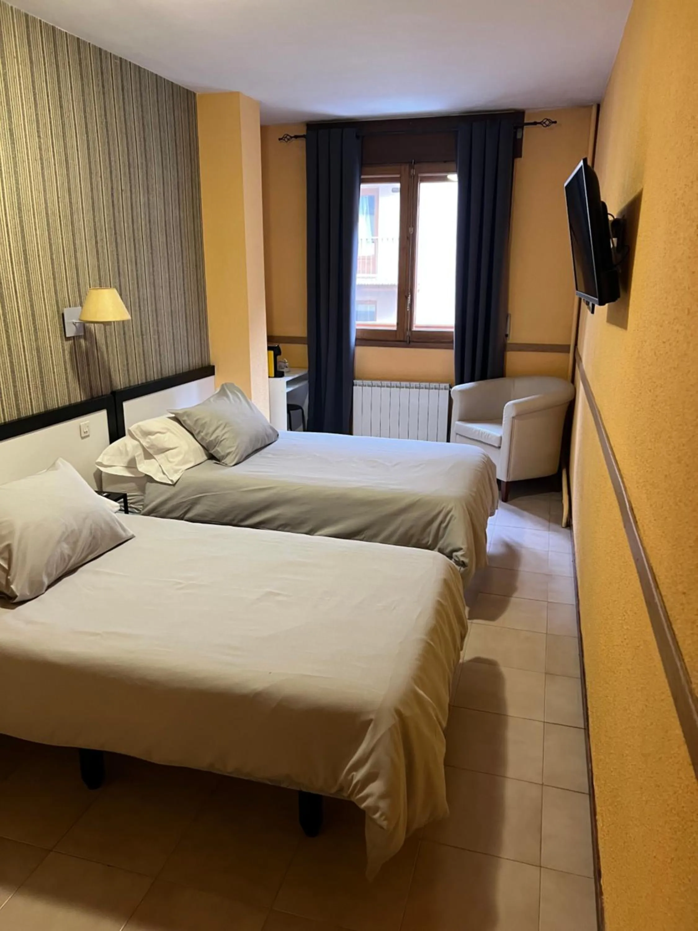 Photo of the whole room, Bed in Hotel Copacabana