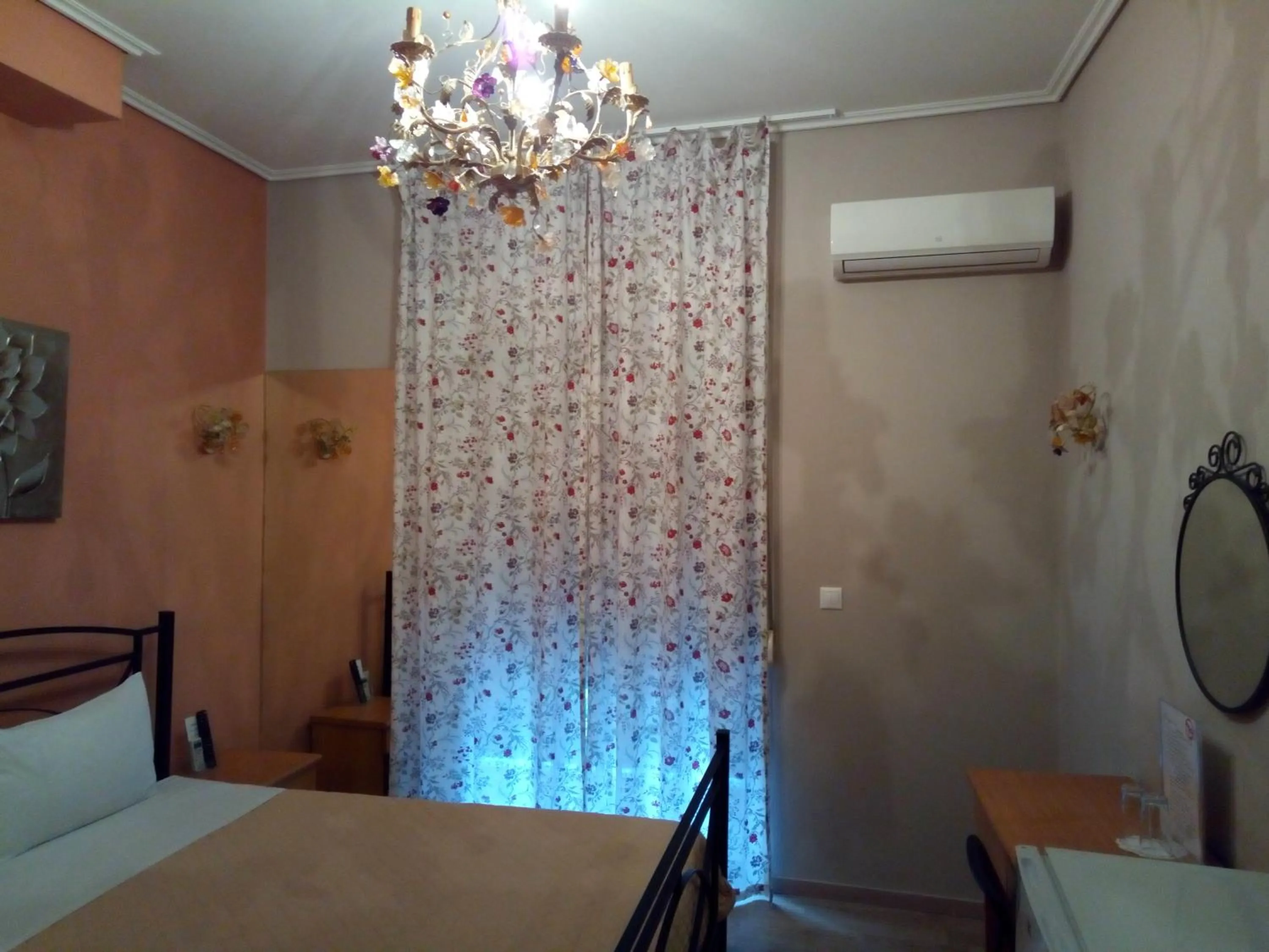 Photo of the whole room, Bed in Zappion Hotel