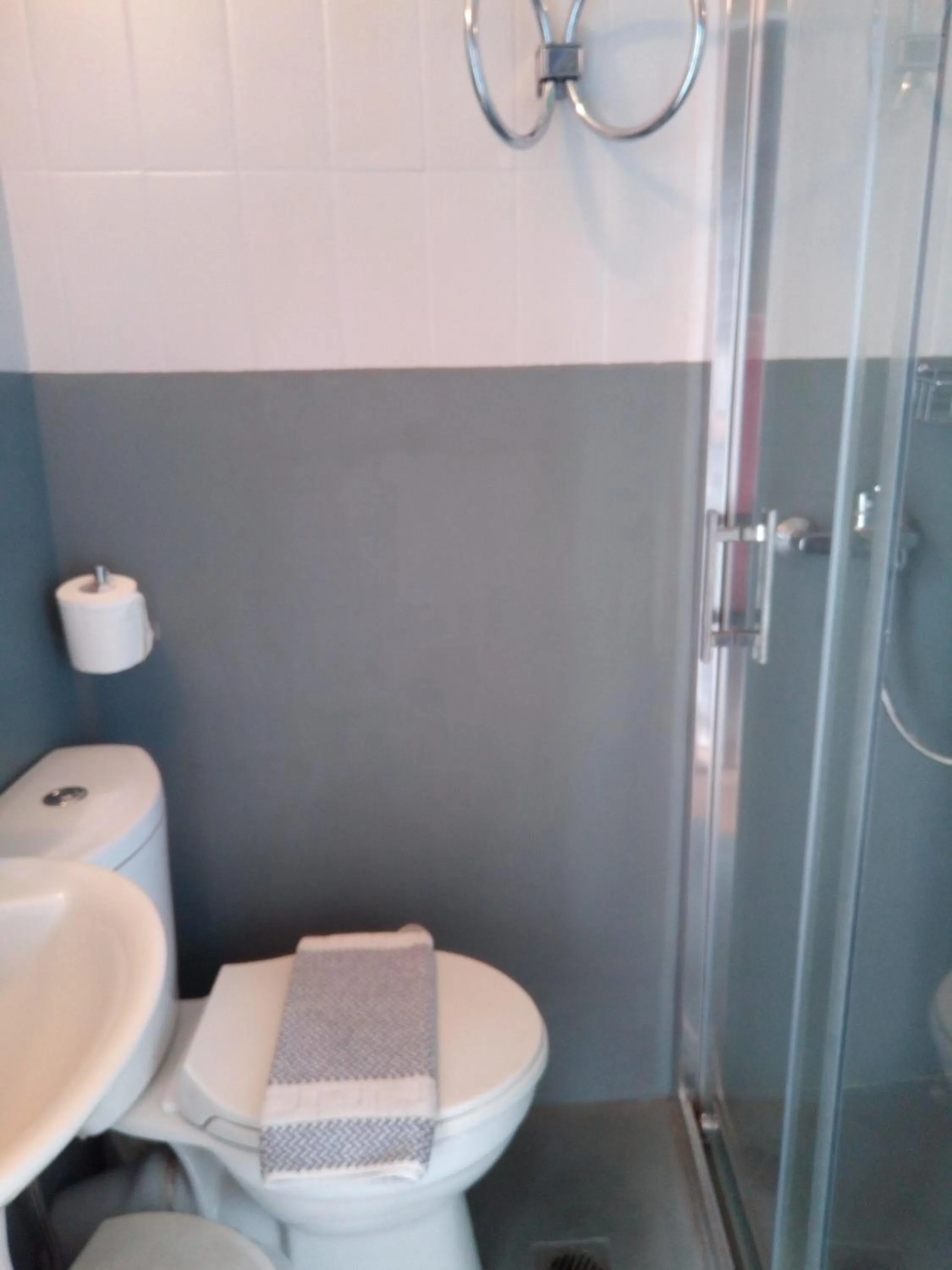 Shower in Zappion Hotel