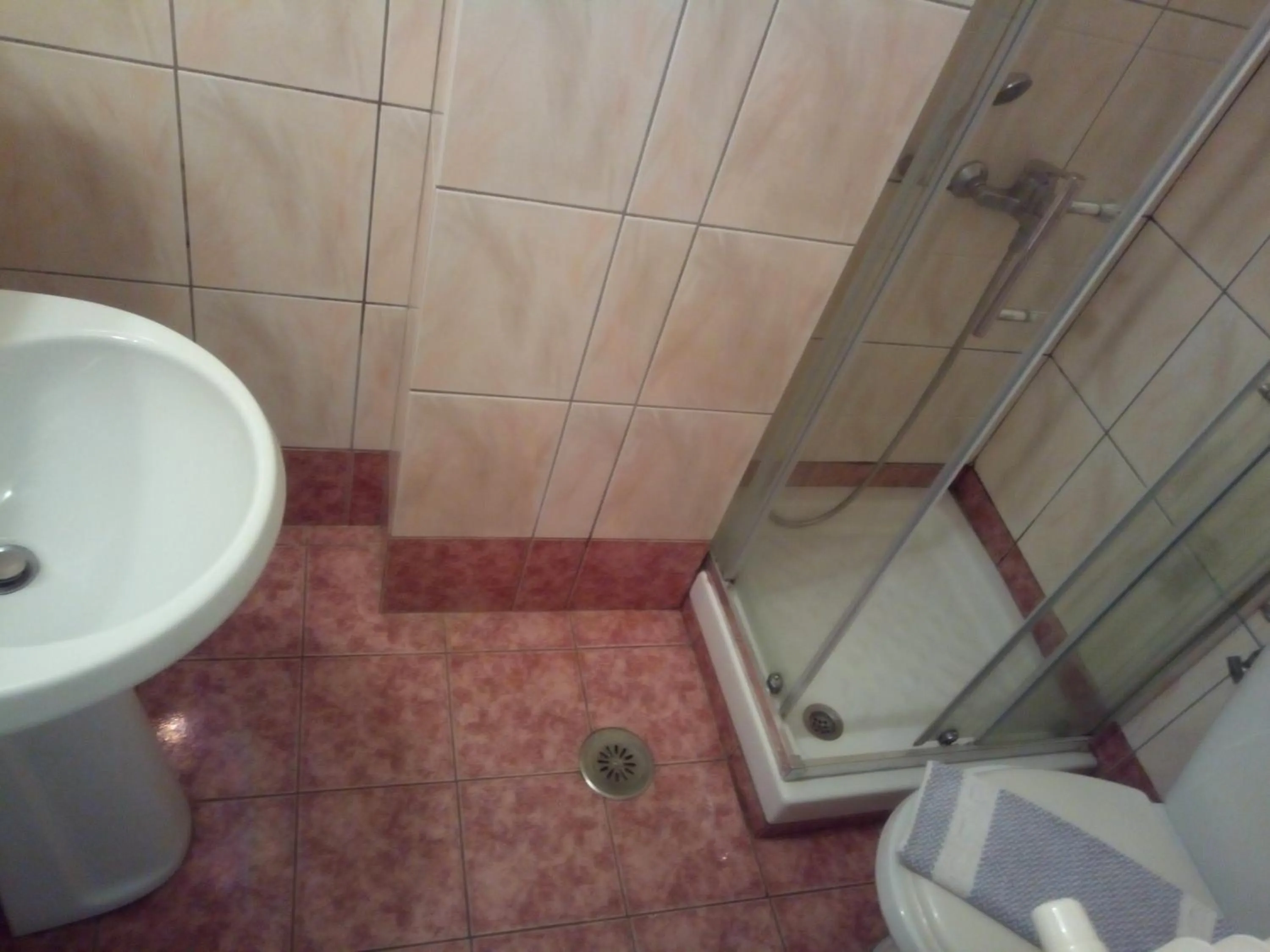 Shower in Zappion Hotel