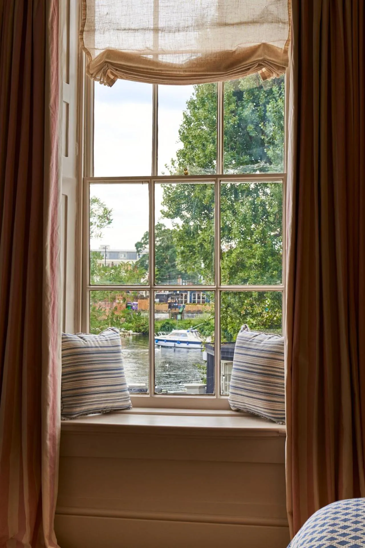 Day in The Mitre, Hampton Court