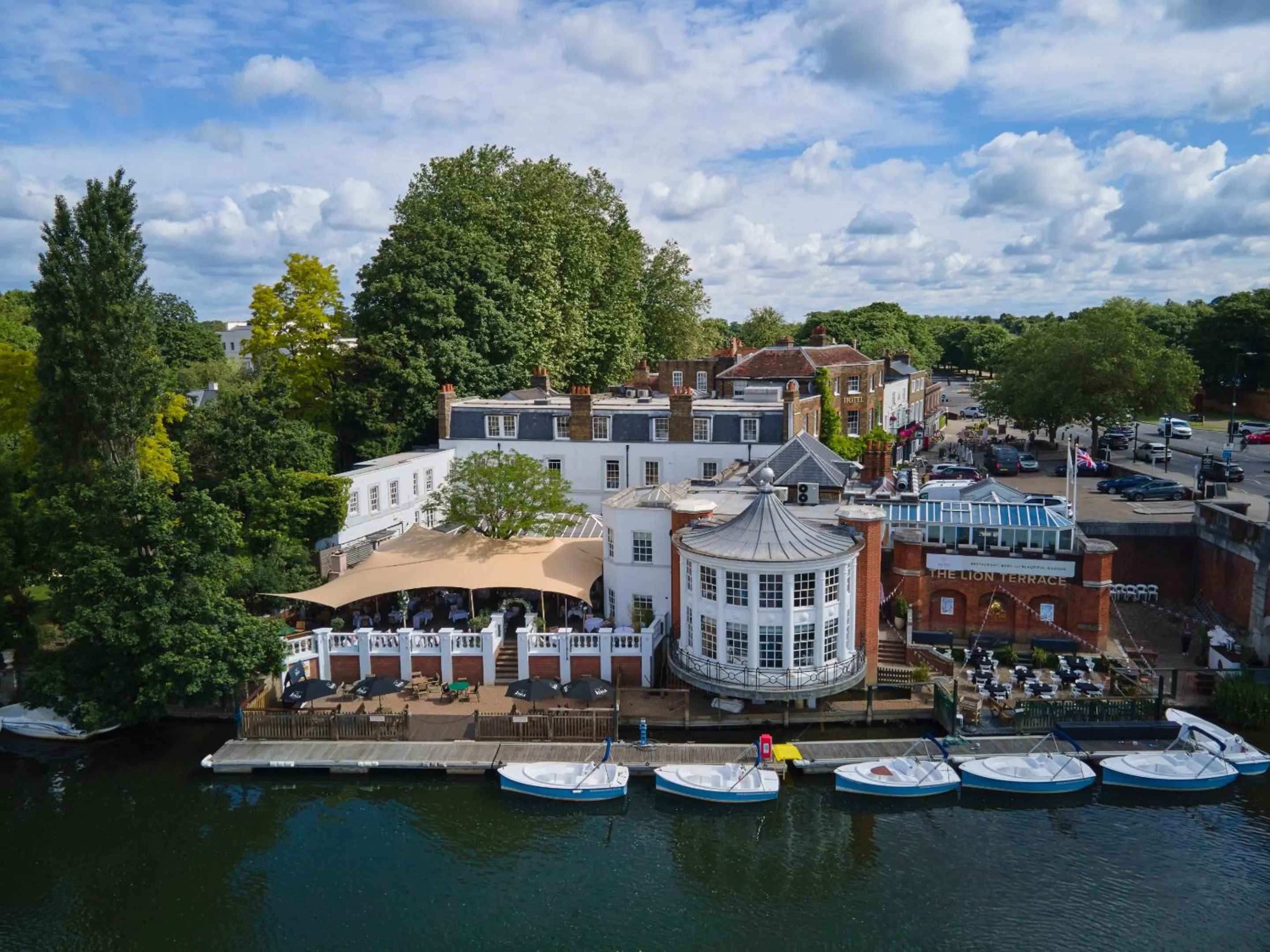 Property building in The Mitre, Hampton Court