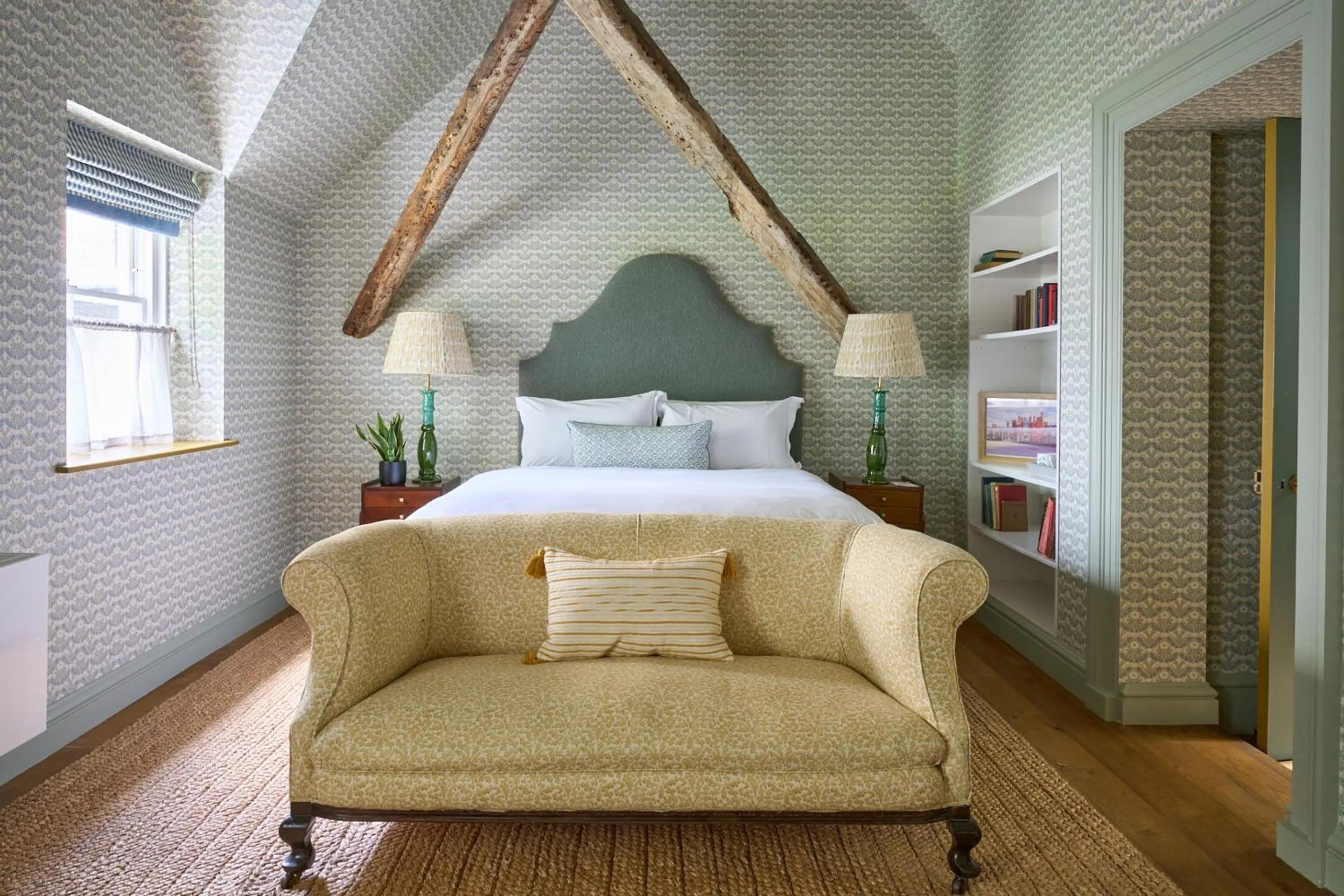 Bedroom, Bed in The Mitre, Hampton Court