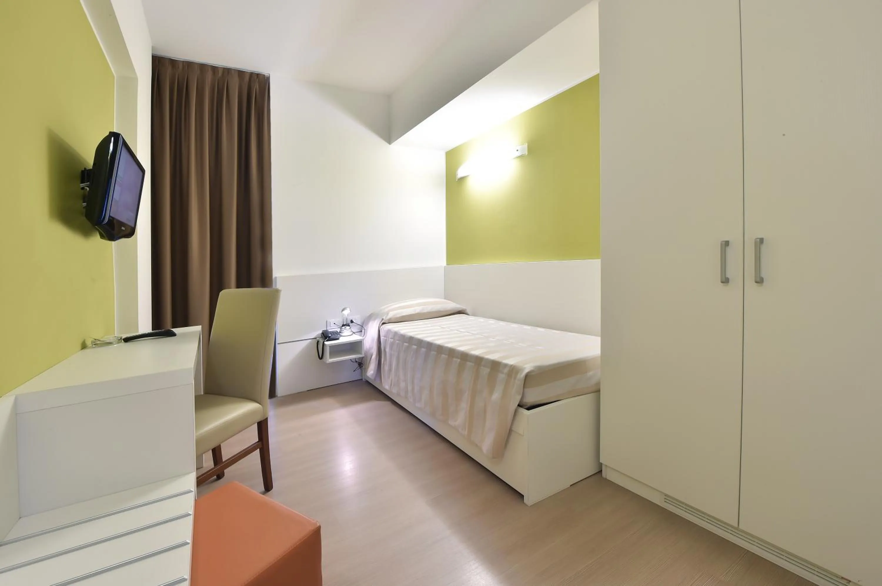 Bedroom, Bed in Hotel Meublè Nazionale