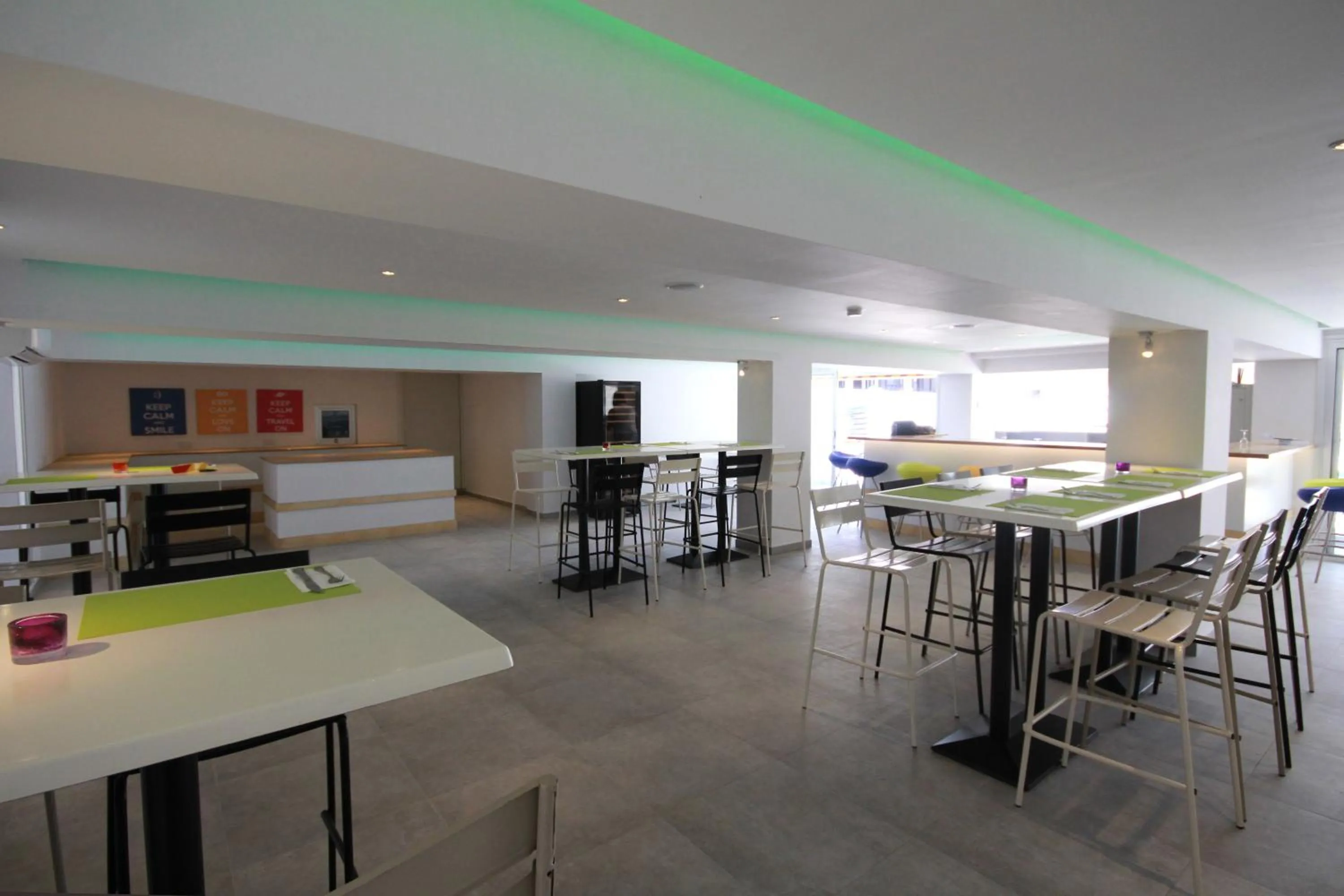 Restaurant/places to eat in Sea CleoNapa Hotel