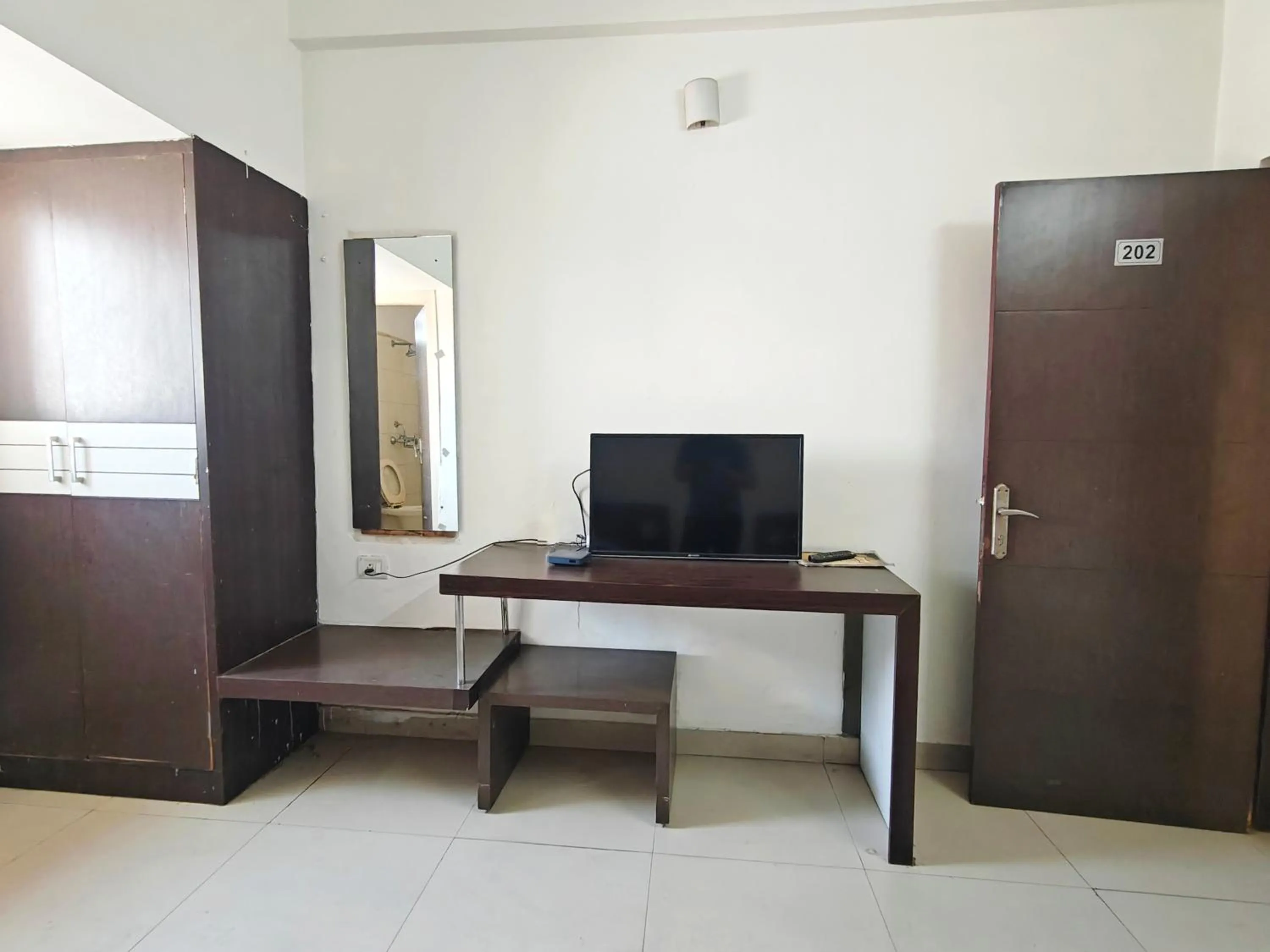 TV and multimedia in Hotel Crown Plaza