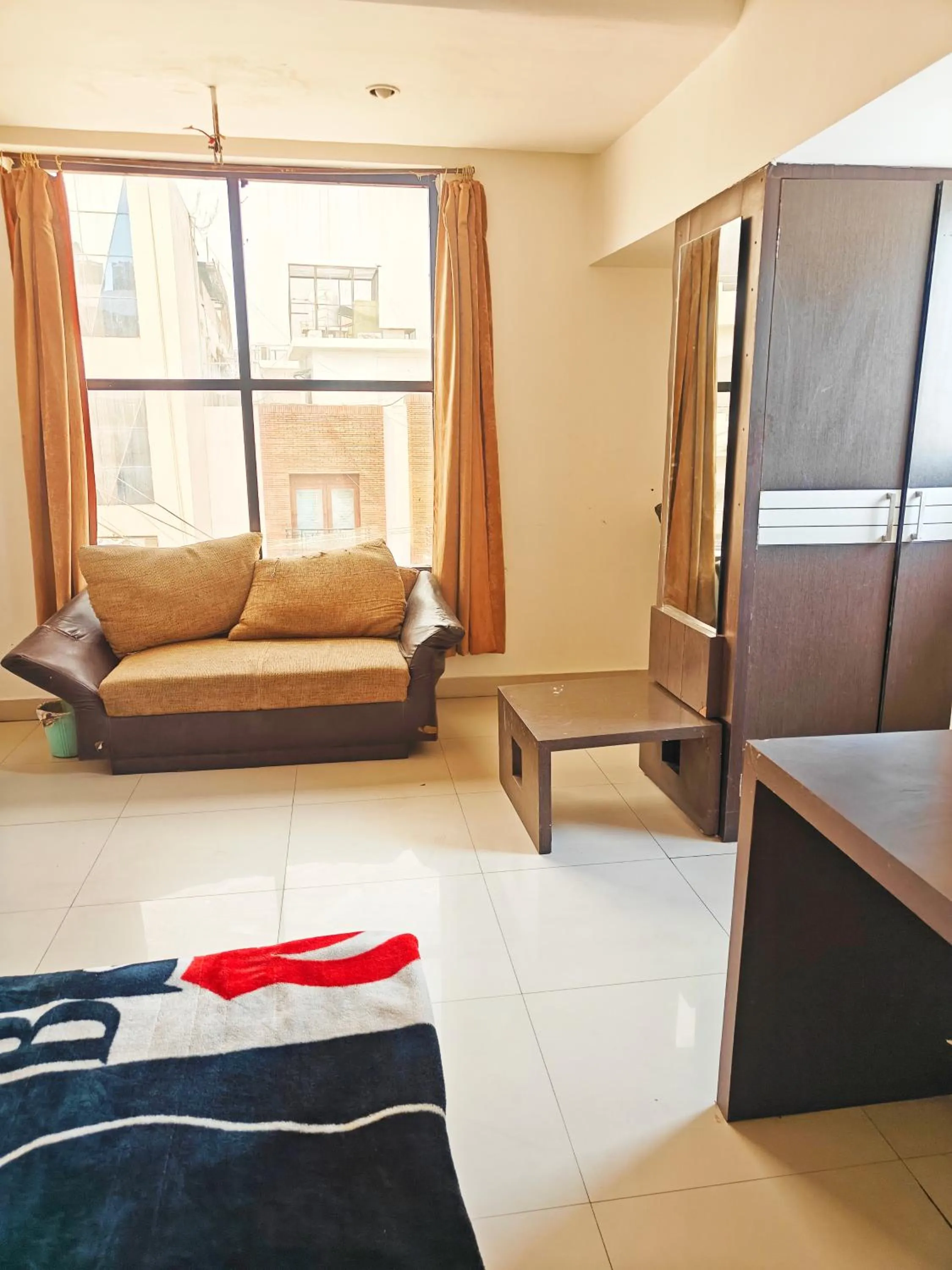 Photo of the whole room, Bed in Hotel Crown Plaza