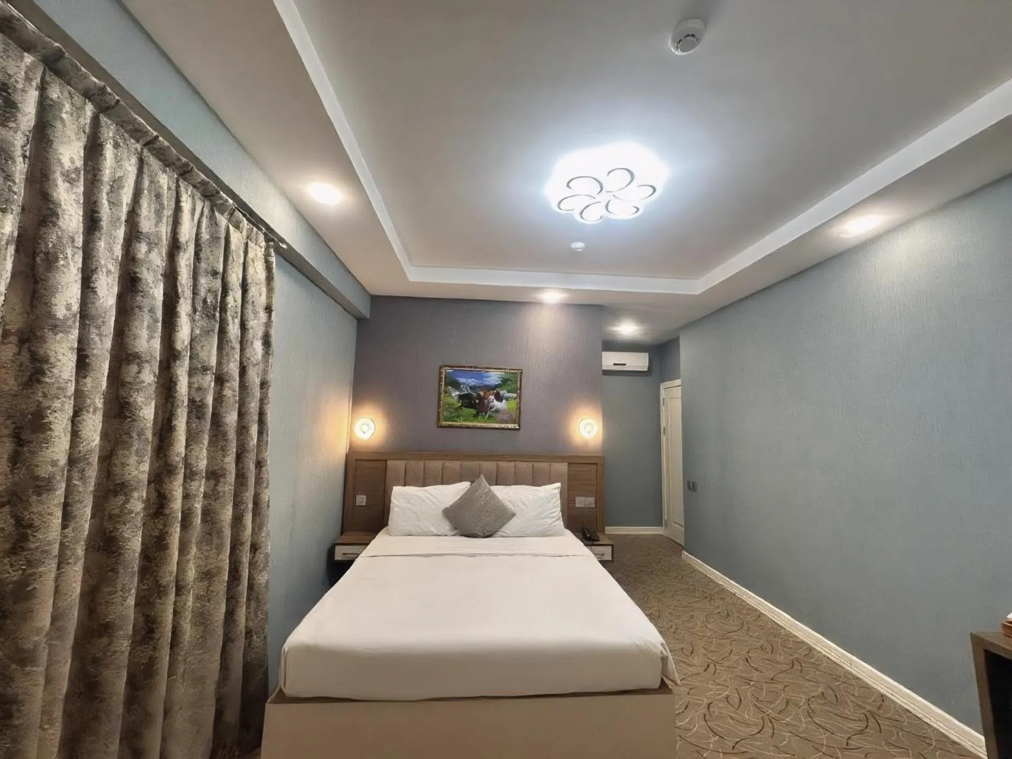 Bed in Royal Meridien Hotel