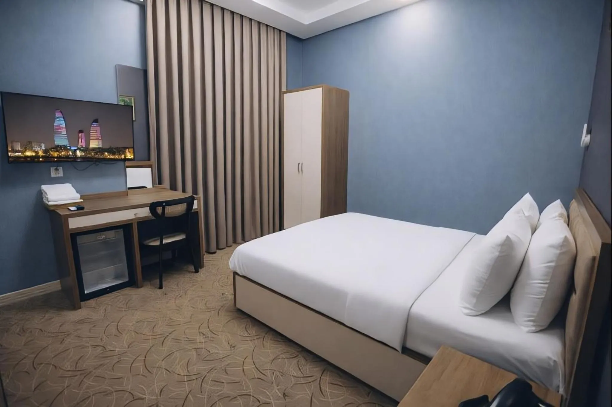 TV and multimedia, Bed in Royal Meridien Hotel