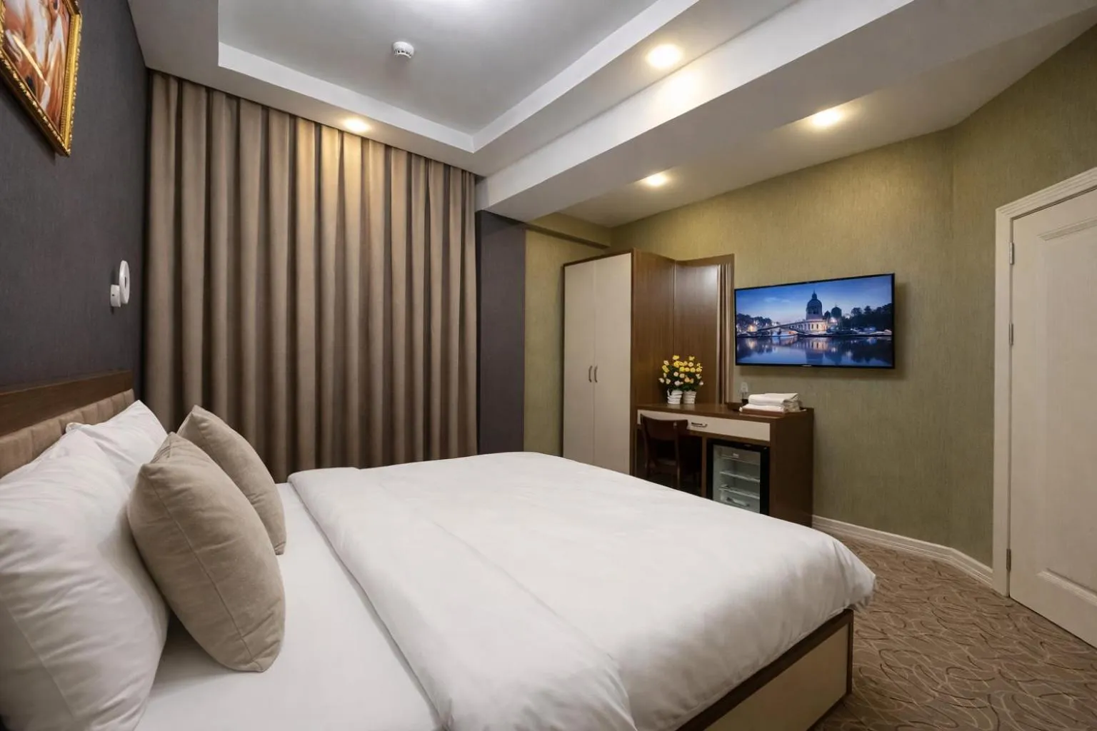 Bed in Royal Meridien Hotel