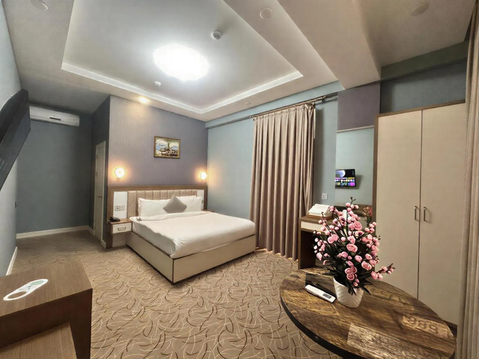 Bed in Royal Meridien Hotel