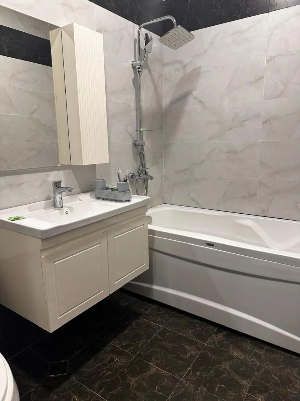 Shower in Royal Meridien Hotel