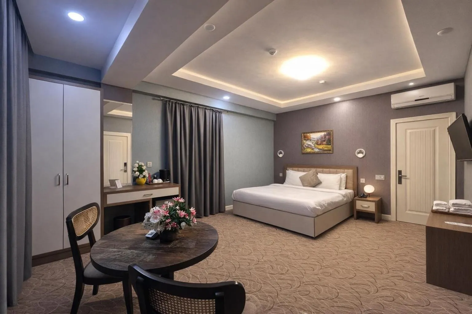 Bed in Royal Meridien Hotel