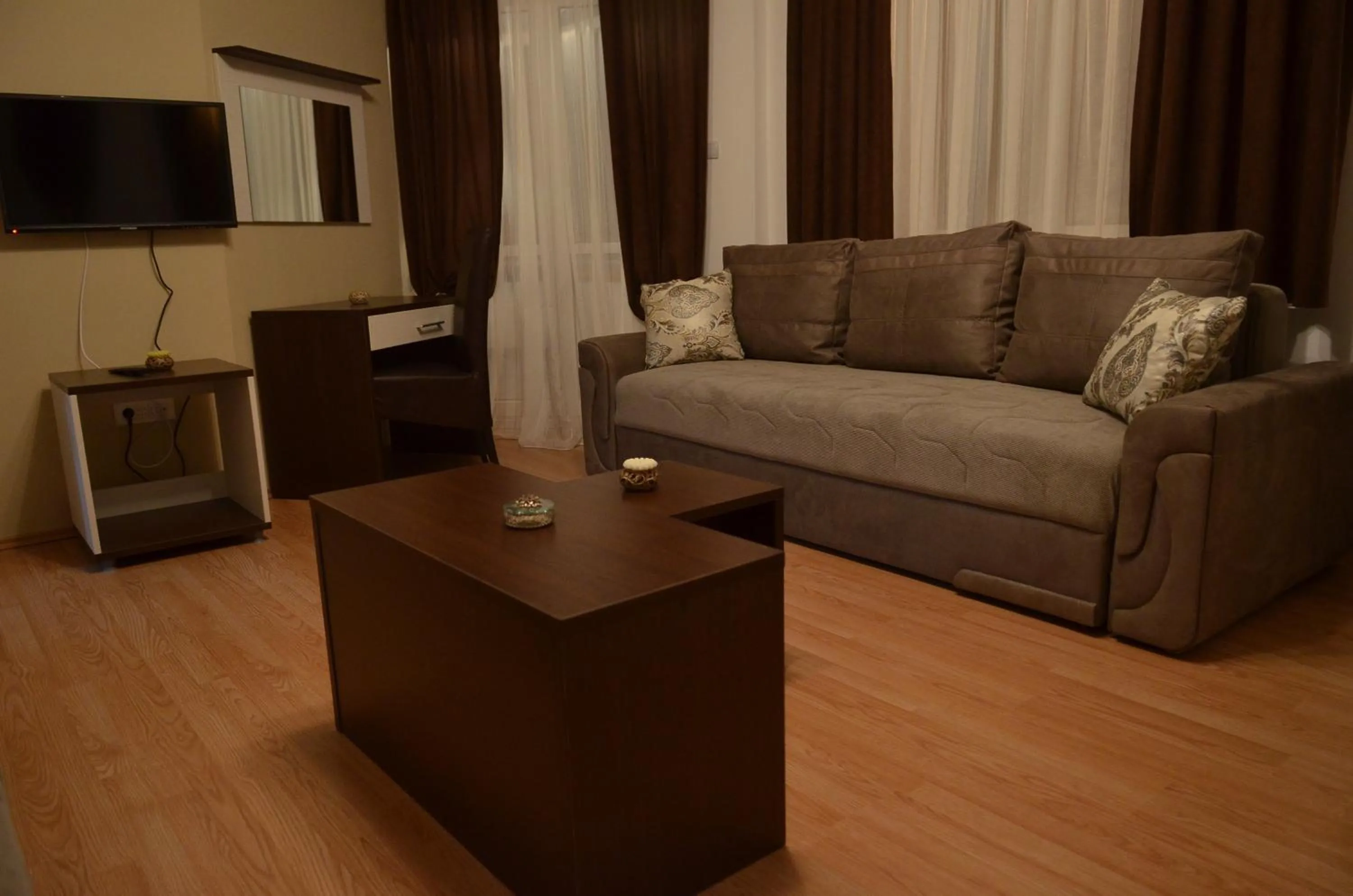One-Bedroom Suite in Garni Hotel Lion
