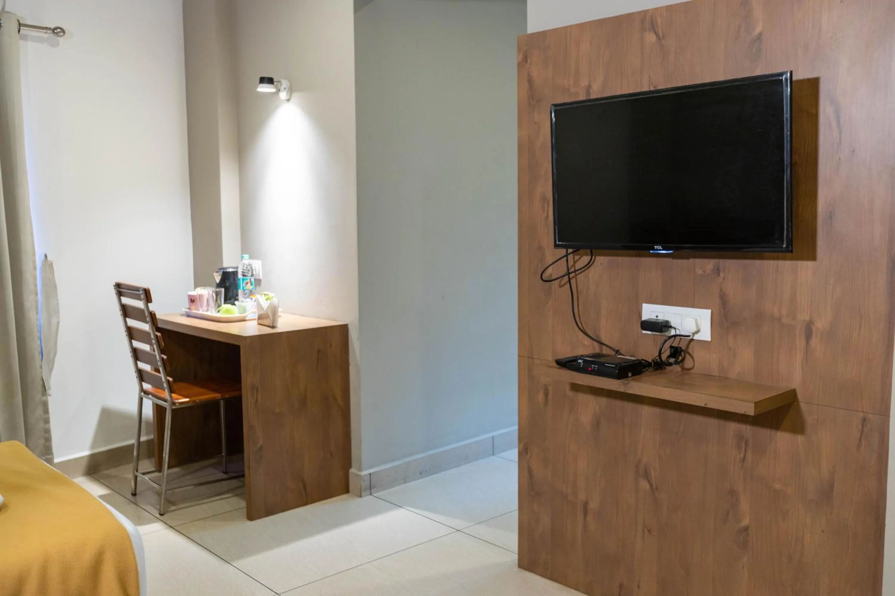 Bedroom, Bed in Aryaas Residency Nettoor