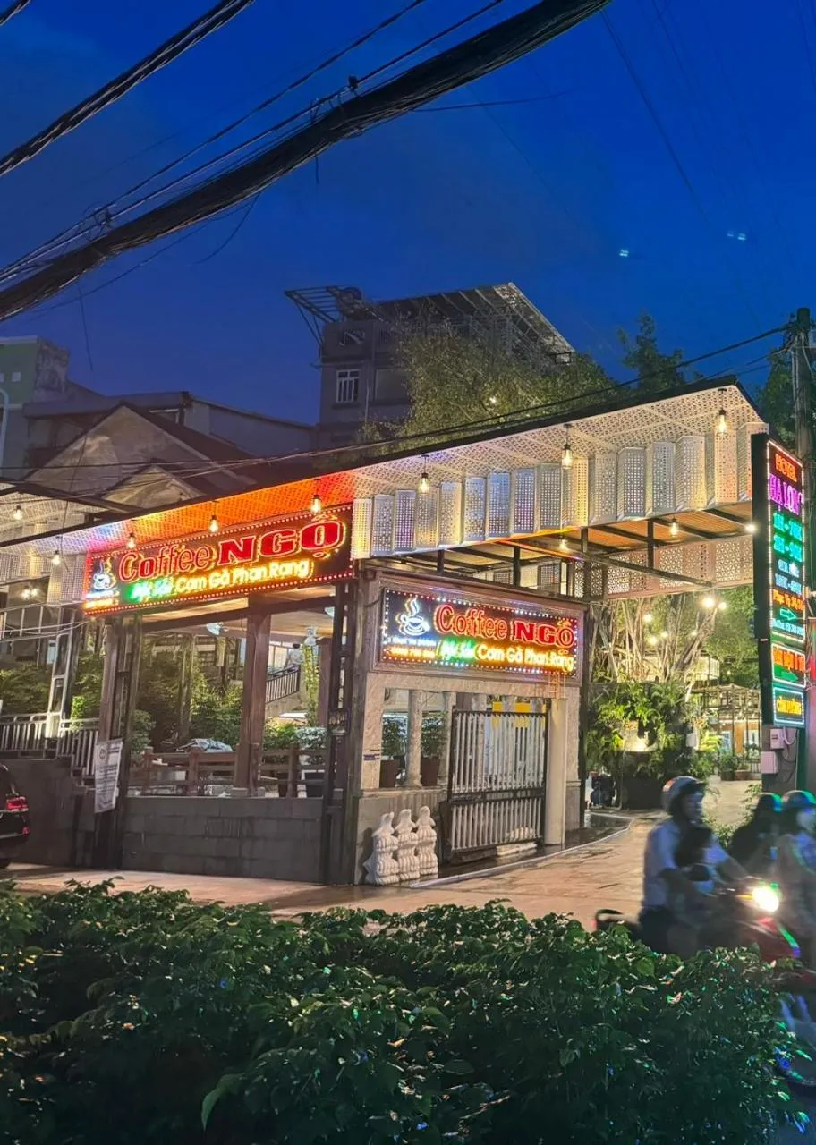 Restaurant/places to eat in Ha Long hotel