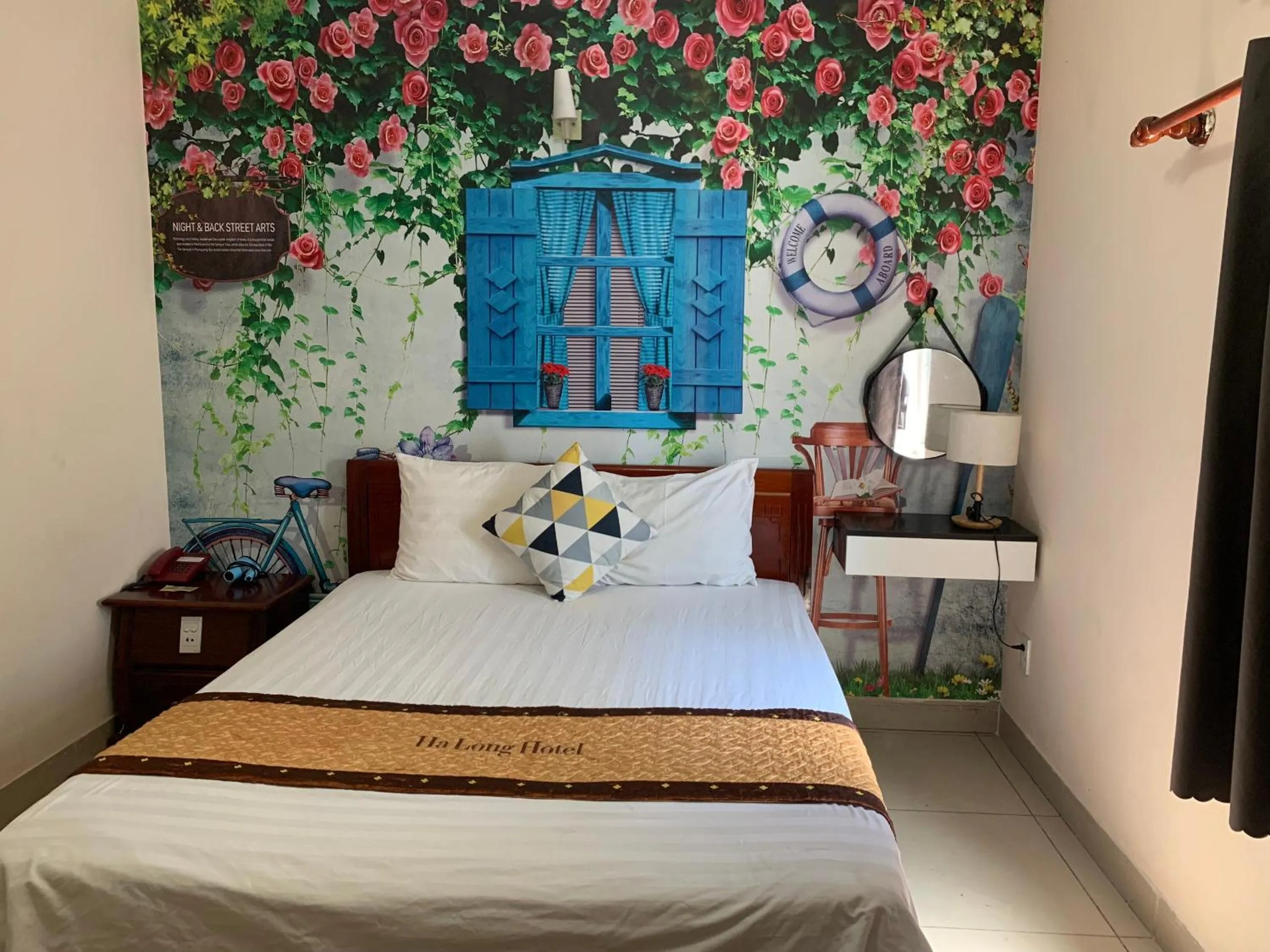 Bed in Ha Long hotel