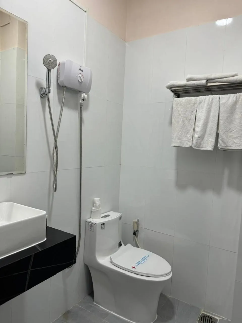 Shower in Ha Long hotel