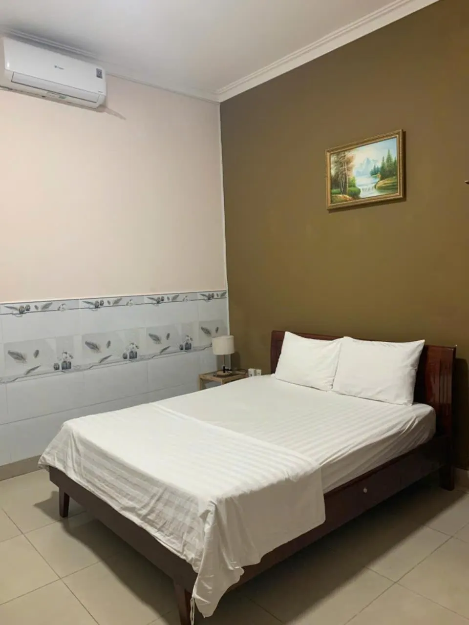 Bed in Ha Long hotel