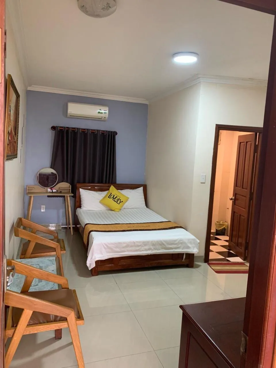 Bedroom, Bed in Ha Long hotel