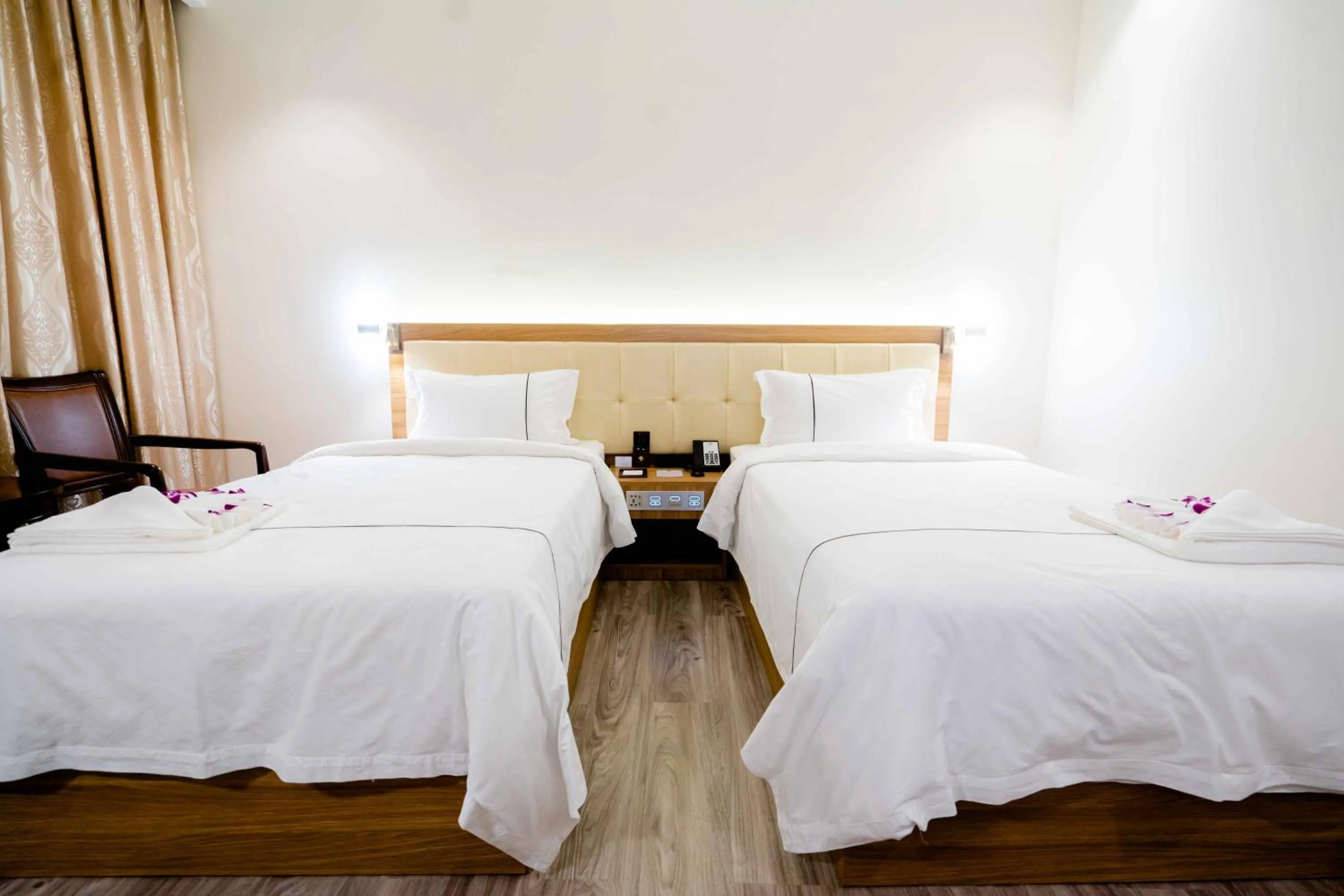 Bedroom, Bed in Le President Hotel