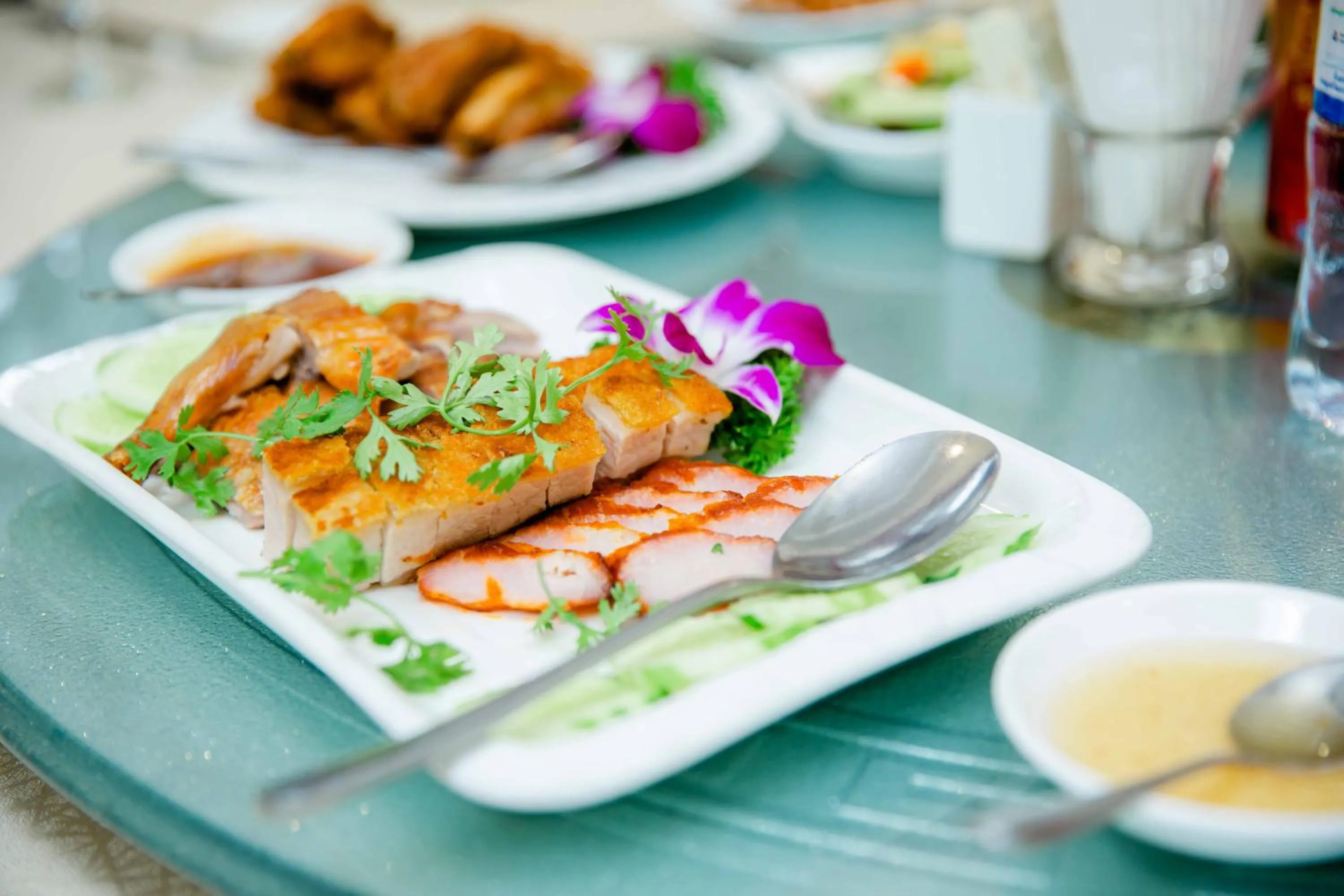 Restaurant/places to eat in Le President Hotel