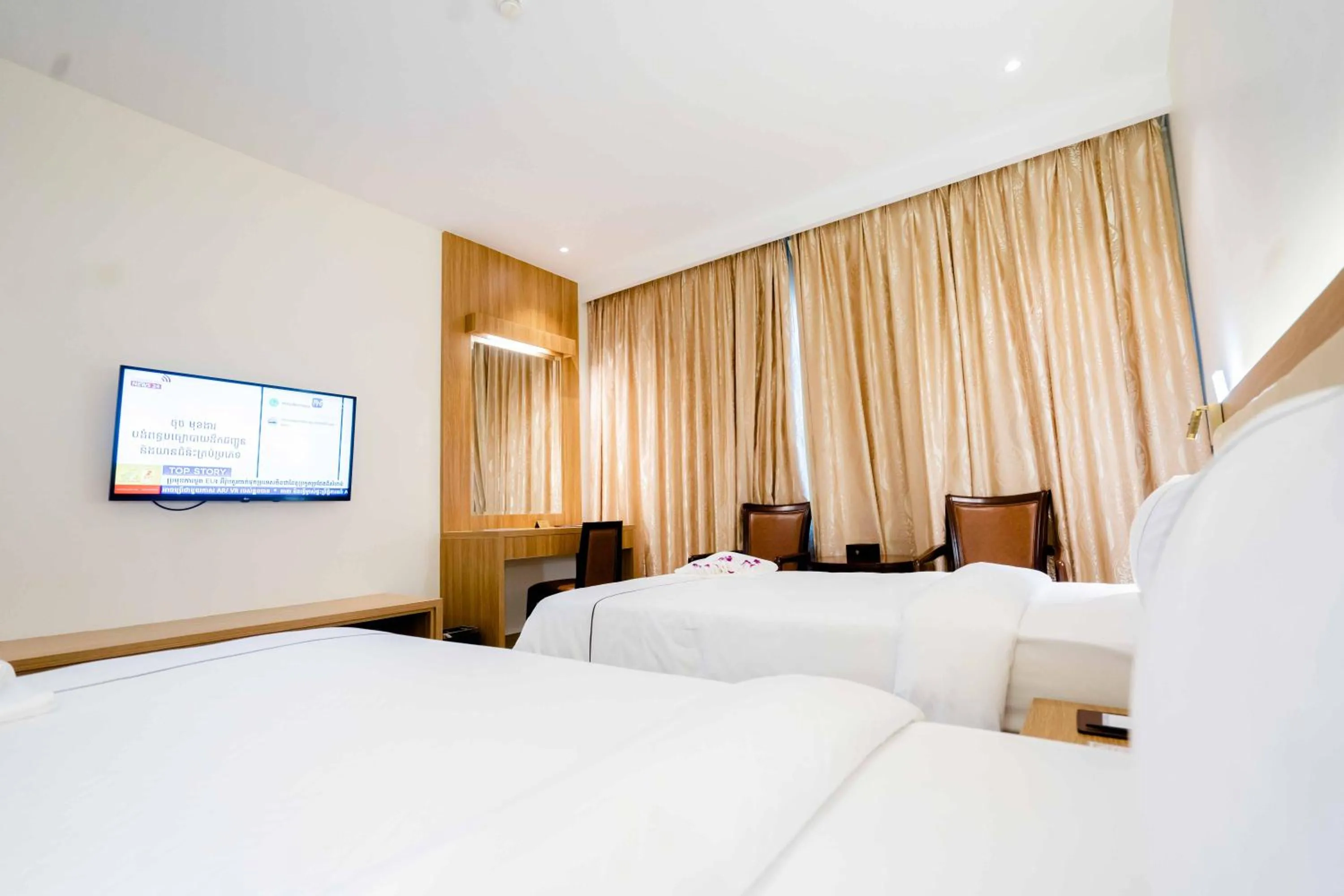 Bedroom, Bed in Le President Hotel