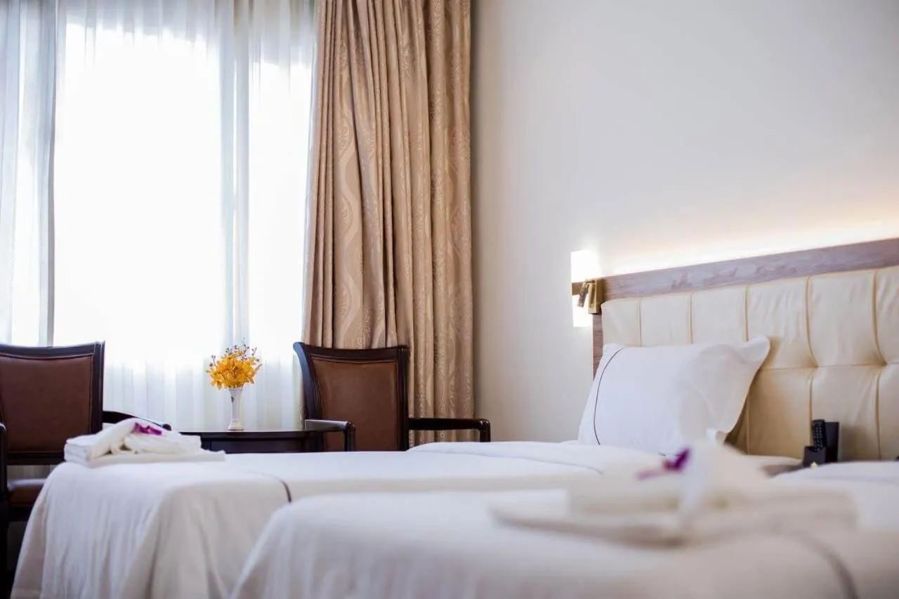 Bedroom, Bed in Le President Hotel