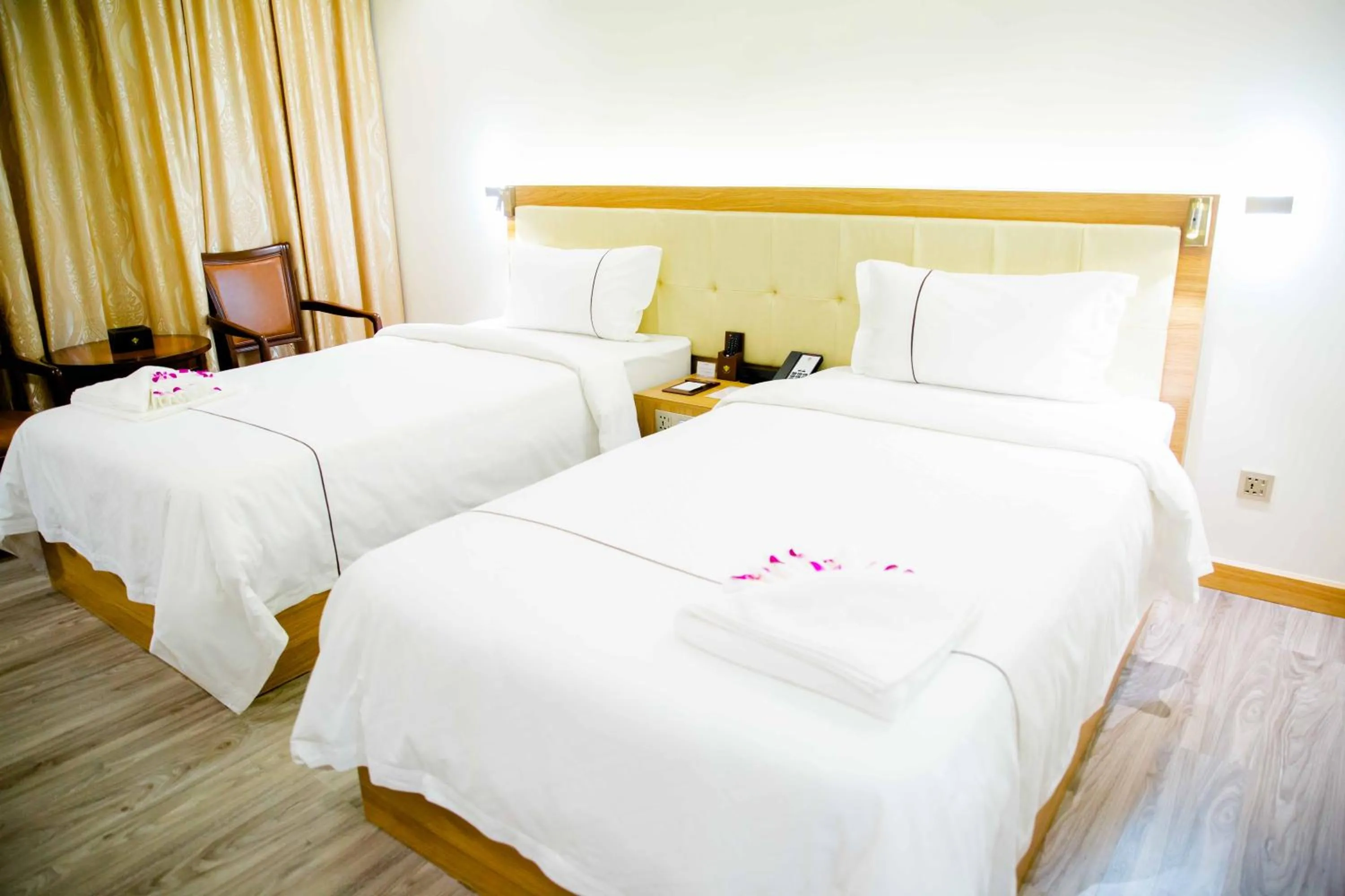 Bedroom, Bed in Le President Hotel