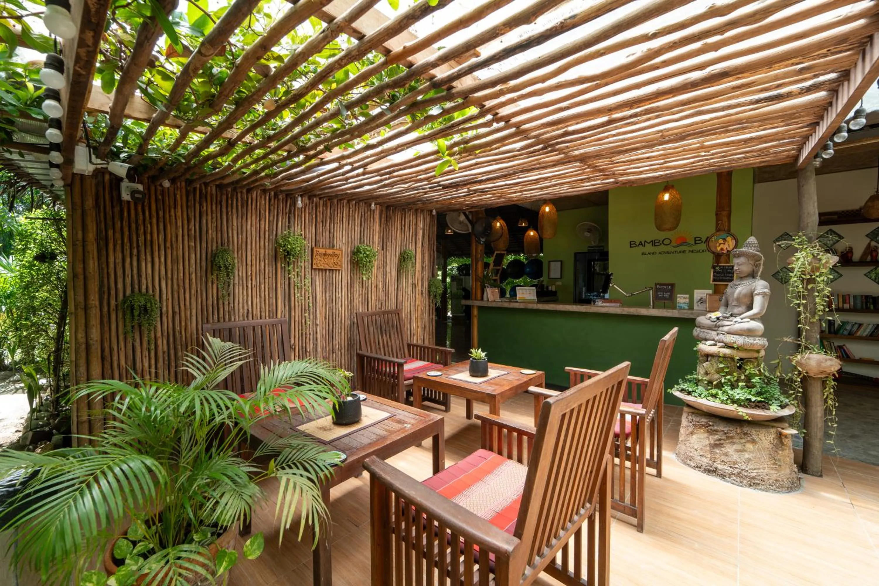 Communal lounge/ TV room in Coconut Bay Eco Resort