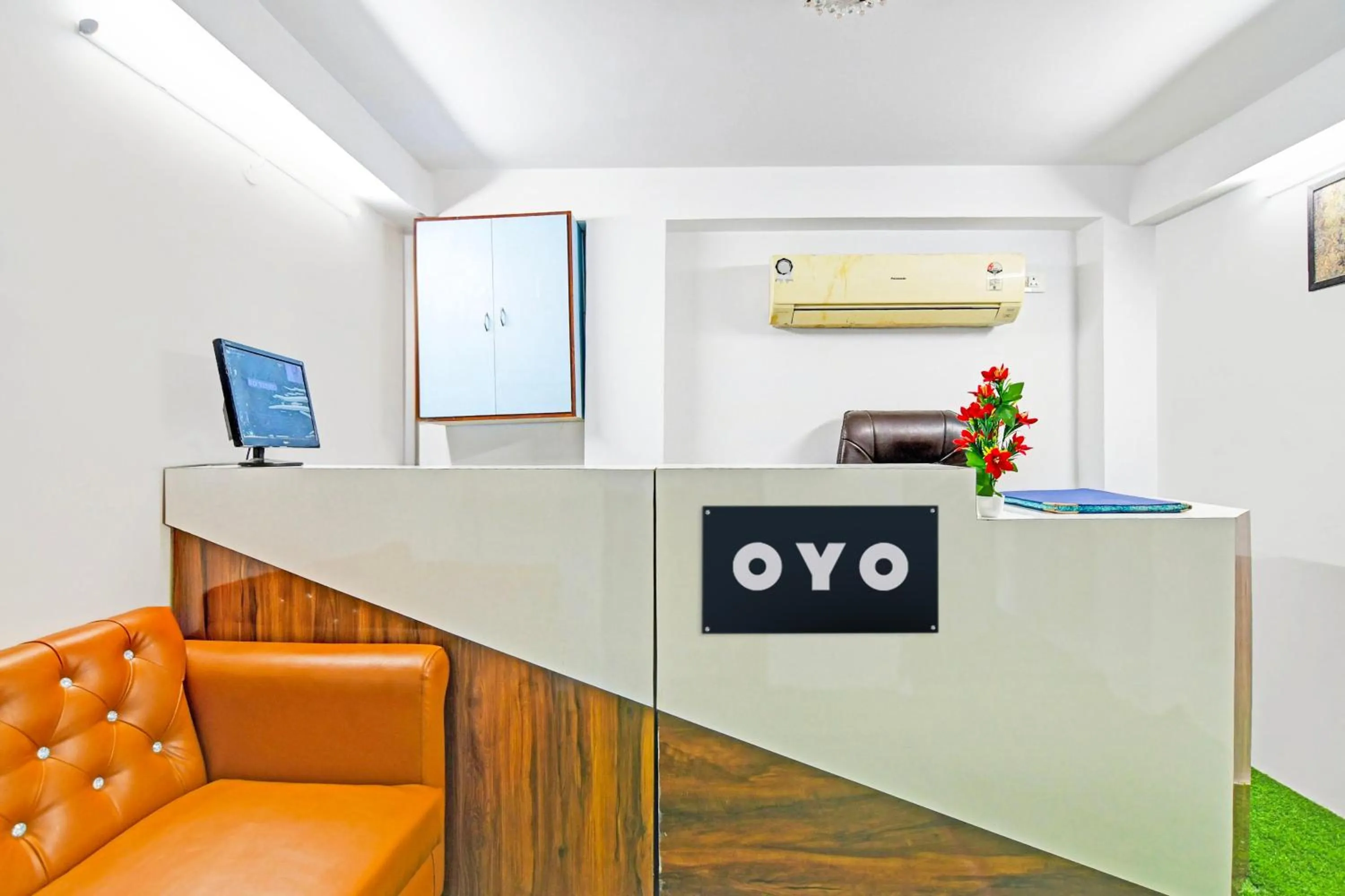 Lobby or reception in Hotel O by OYO Green Palace