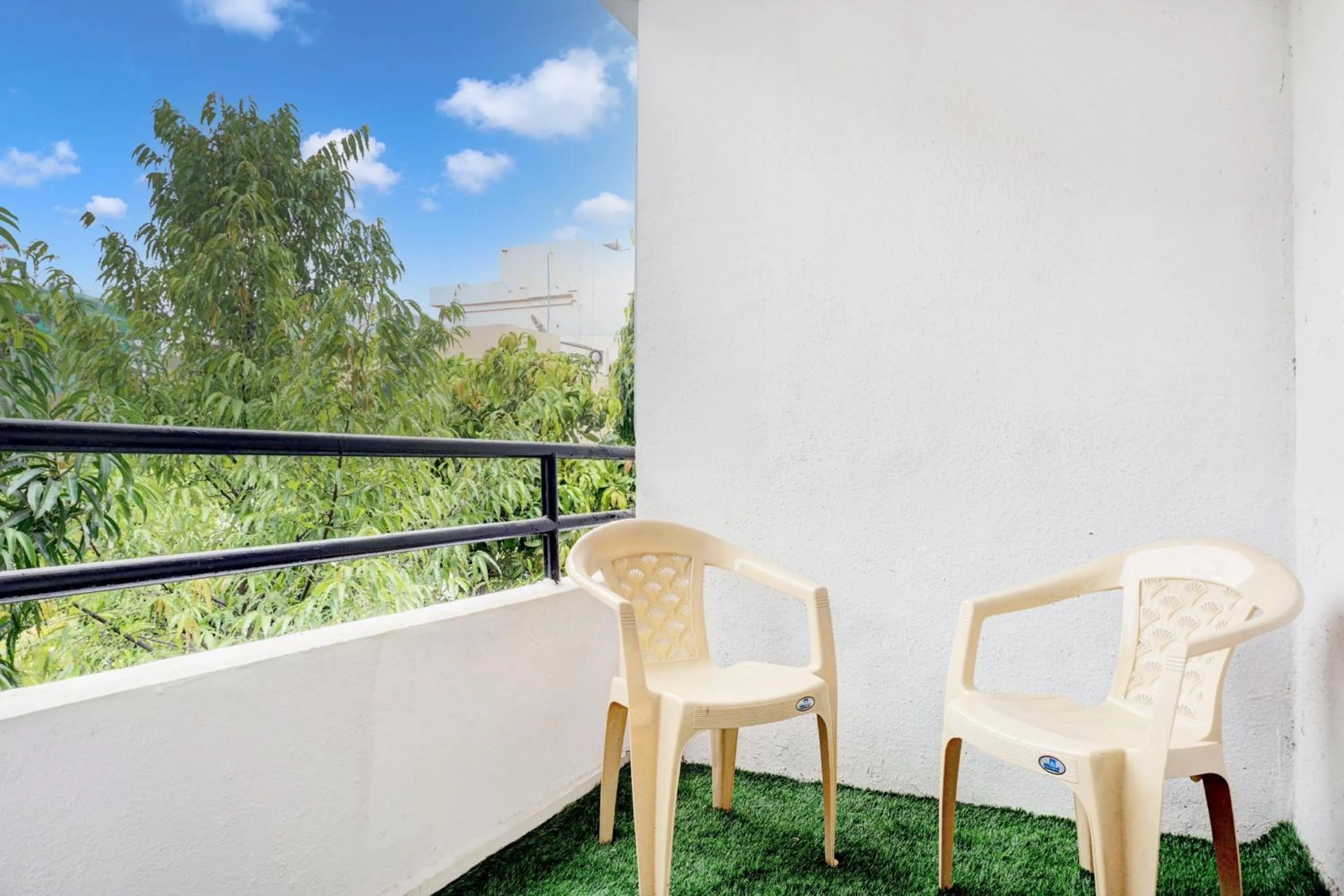 Balcony/Terrace in Super Hotel O Laxman Nagar Baner