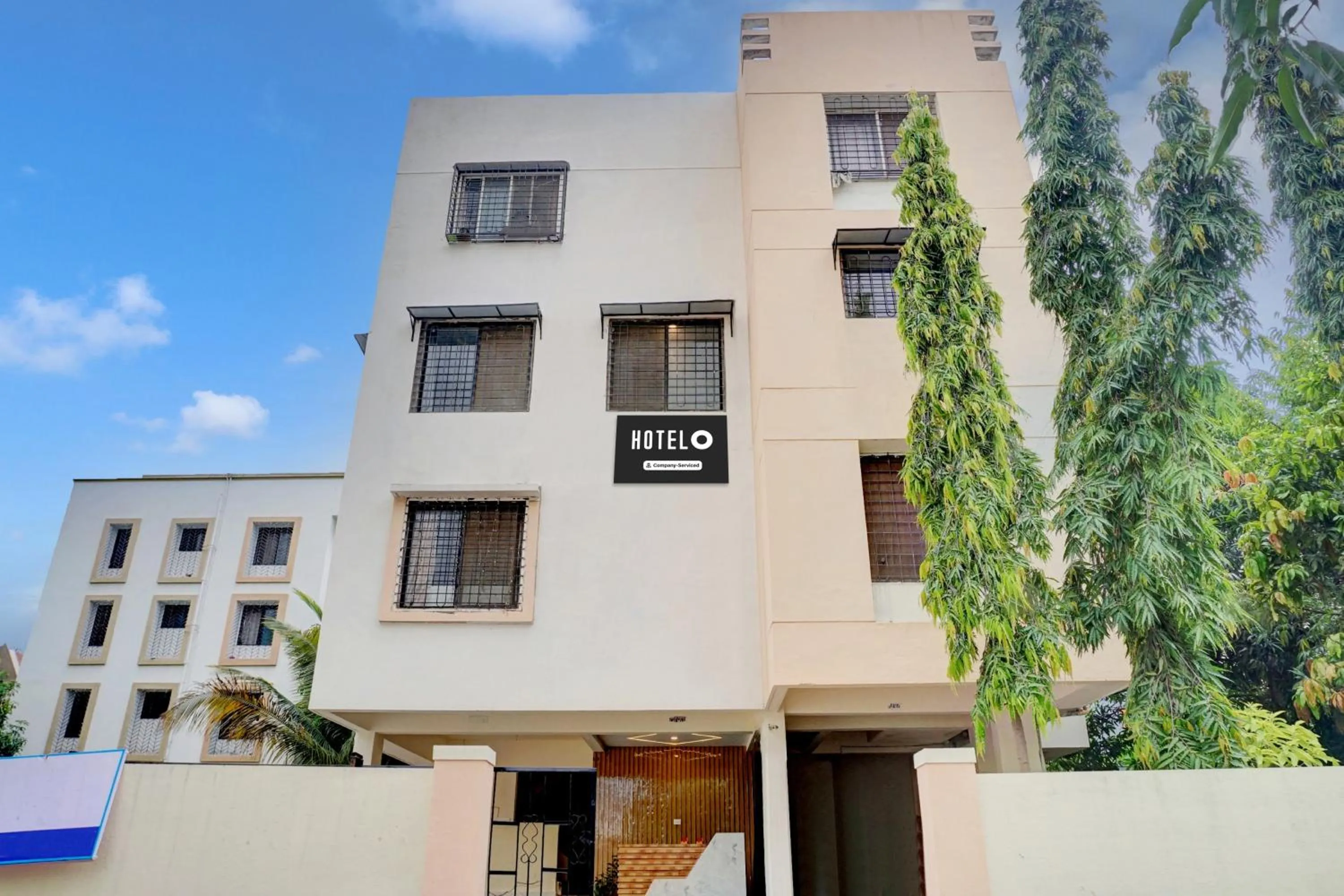 Facade/entrance in Super Hotel O Laxman Nagar Baner