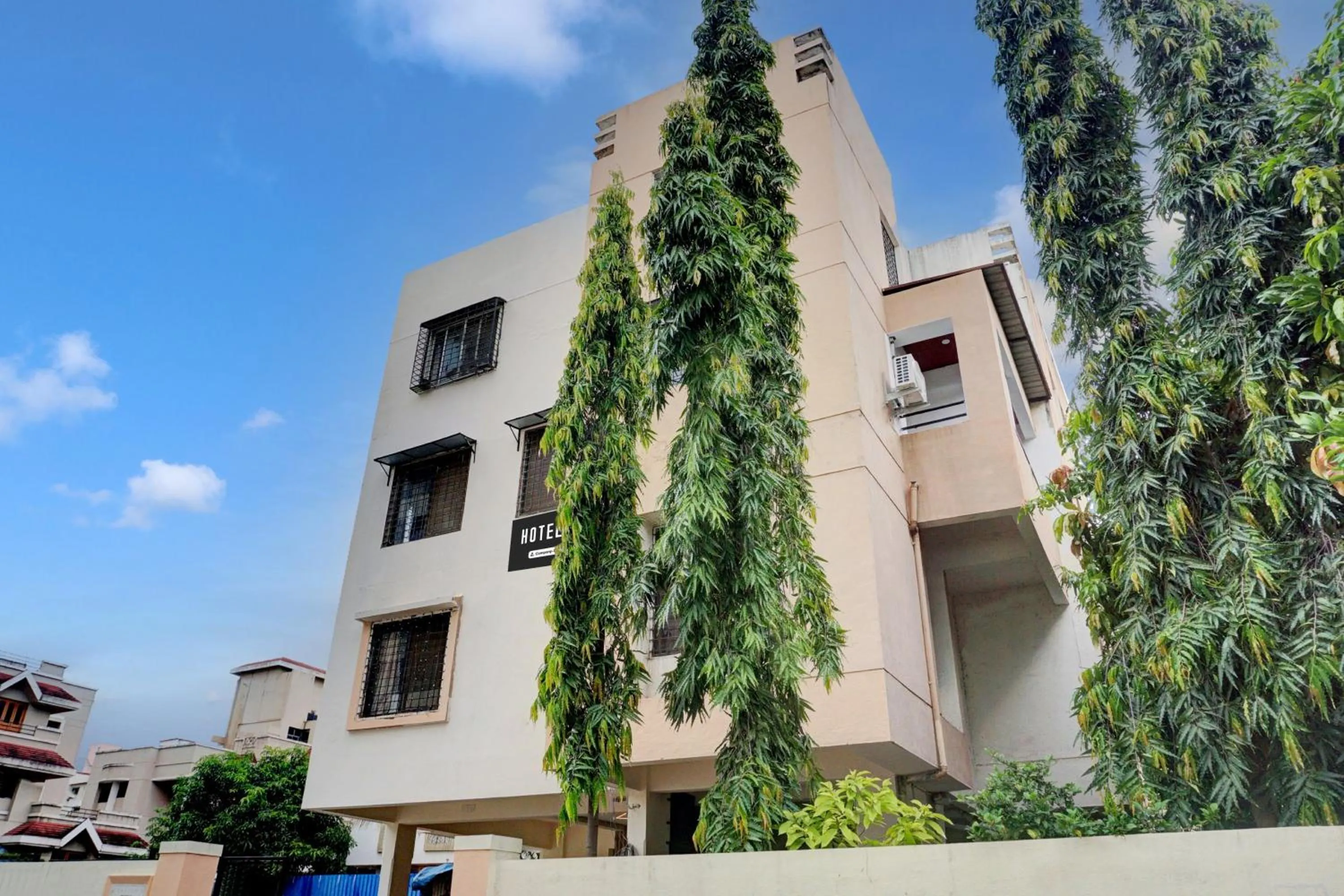 Facade/entrance in Super Hotel O Laxman Nagar Baner