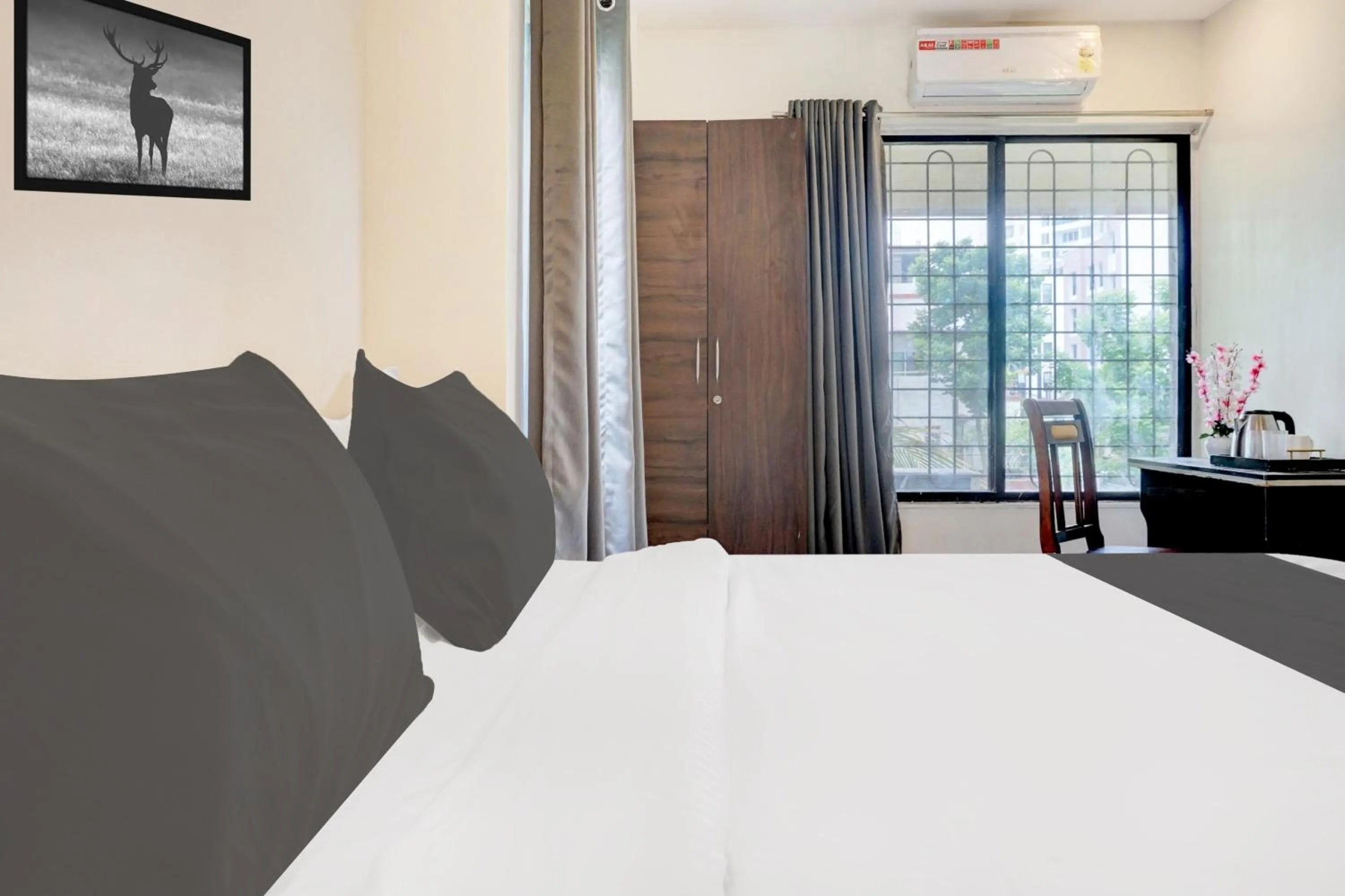Bedroom, Bed in Super Hotel O Laxman Nagar Baner
