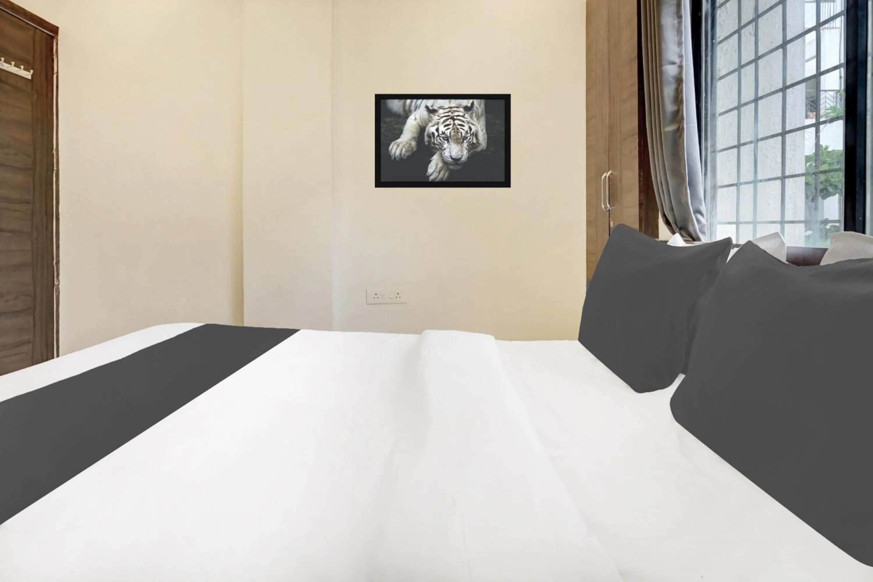 Bedroom, Bed in Super Hotel O Laxman Nagar Baner