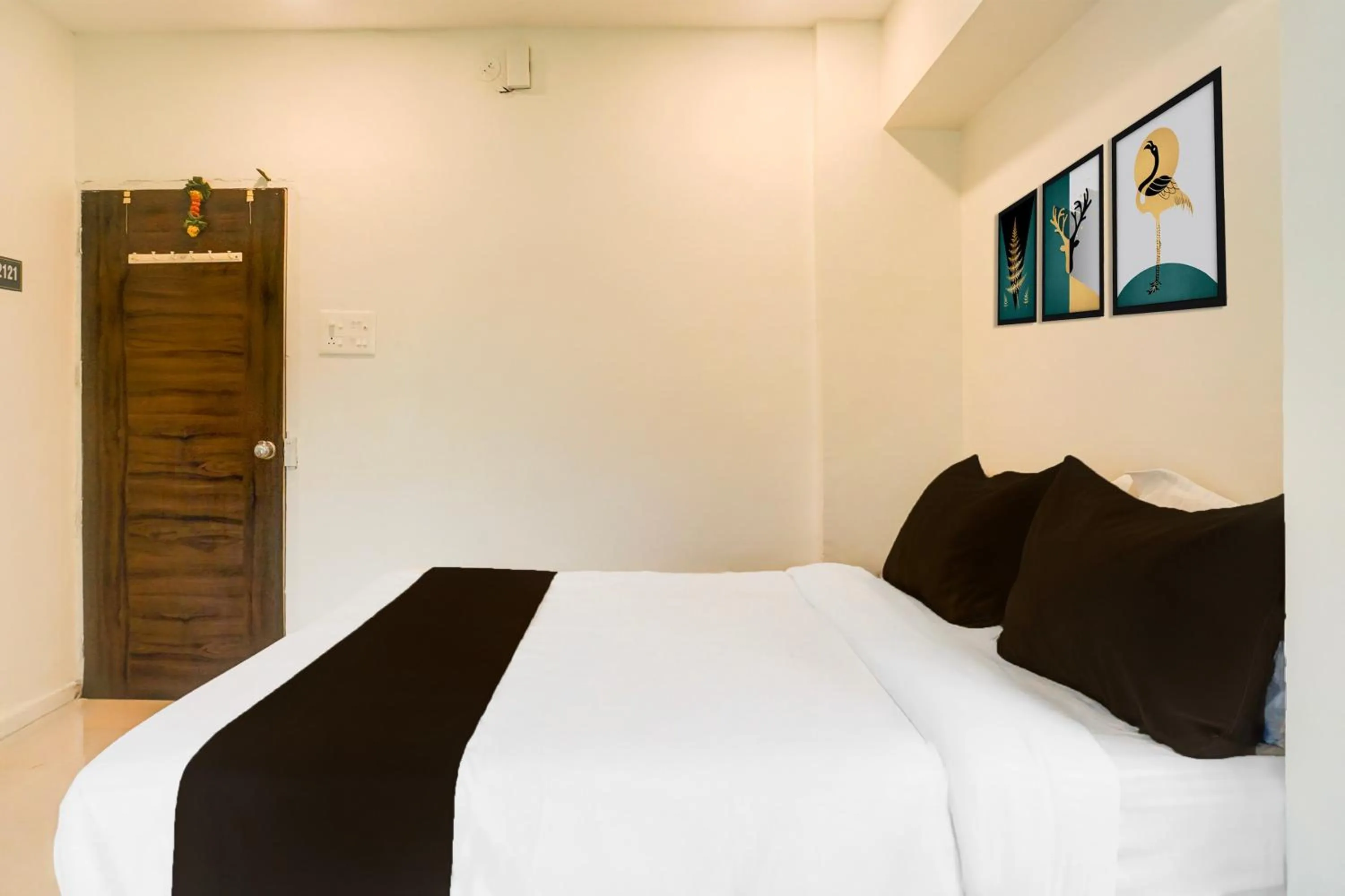 Bedroom, Bed in Super Hotel O Laxman Nagar Baner