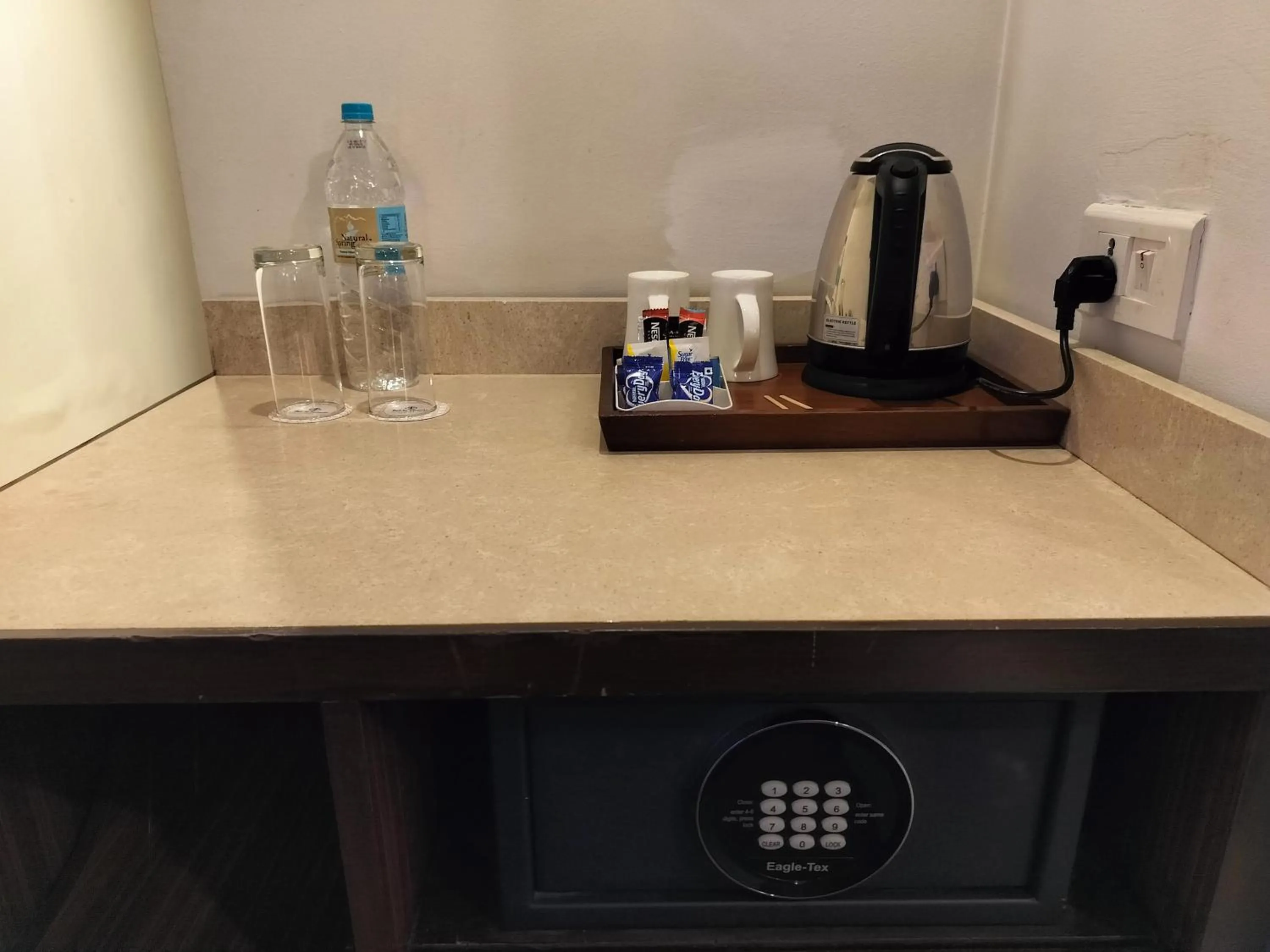 Coffee/tea facilities in Bel-La Monde Hotel Chhattarpur South Delhi