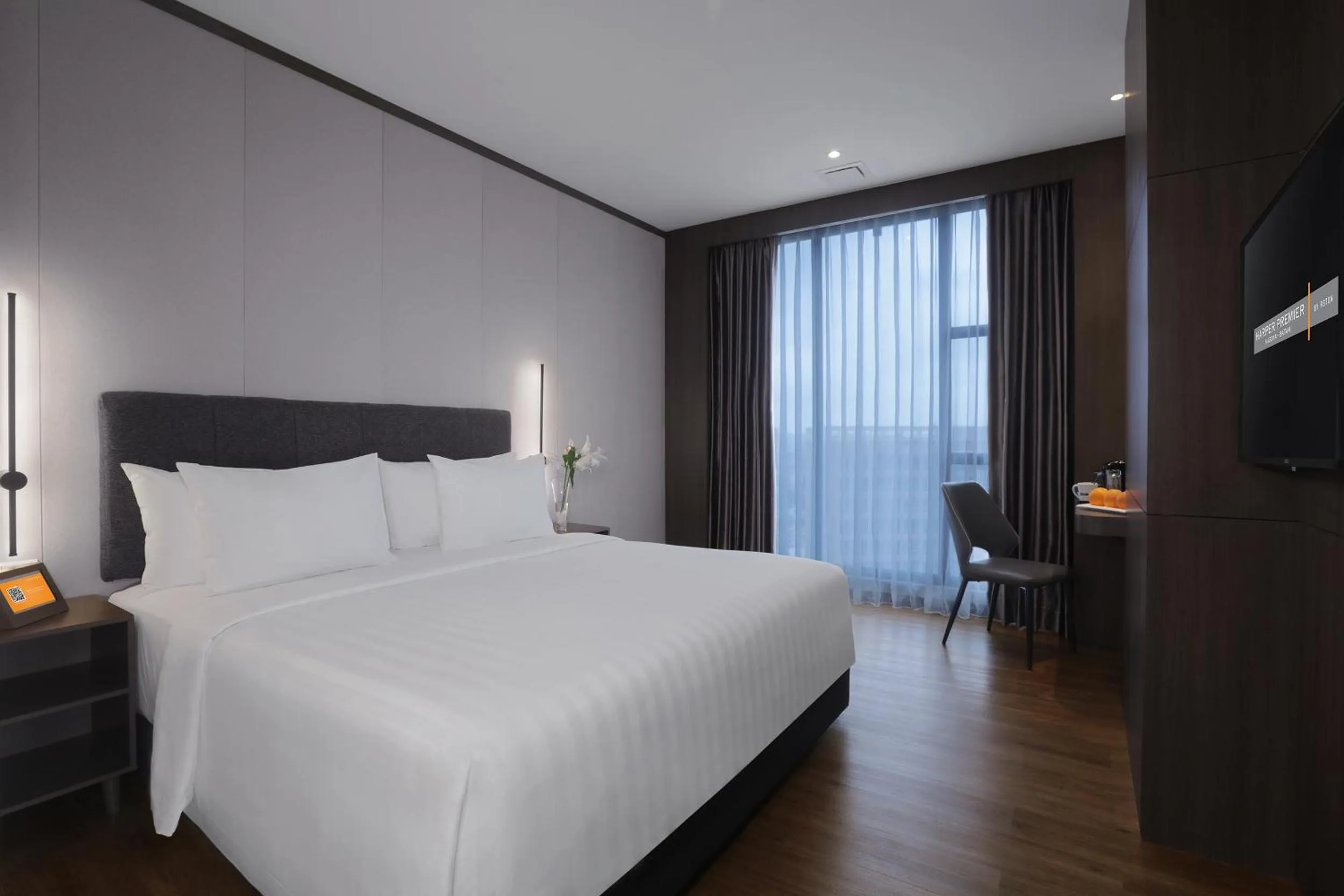 Bedroom, Bed in Harper Premier Nagoya Batam
