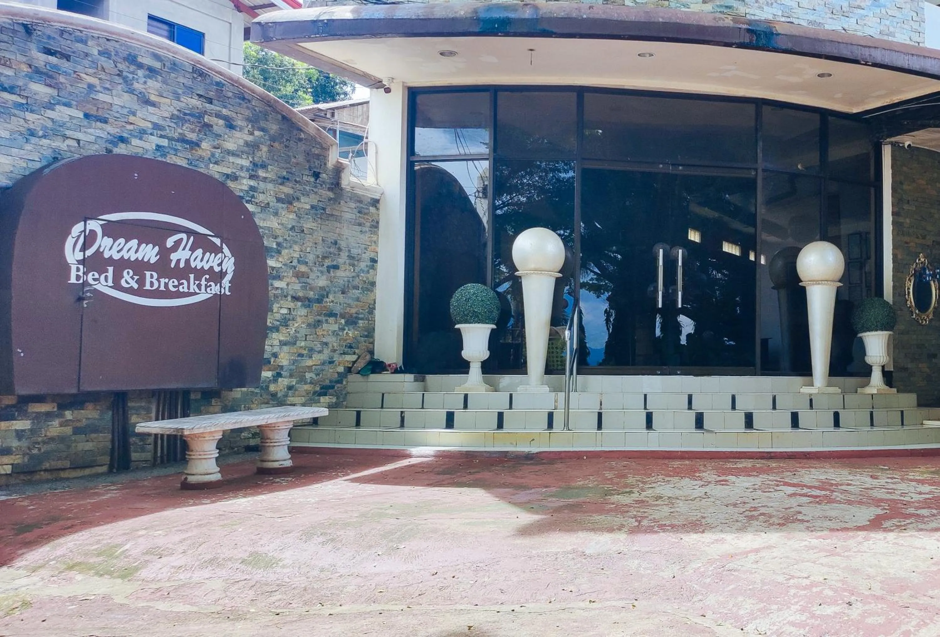 Property building in RedDoorz at Dream Haven Bed & Breakfast